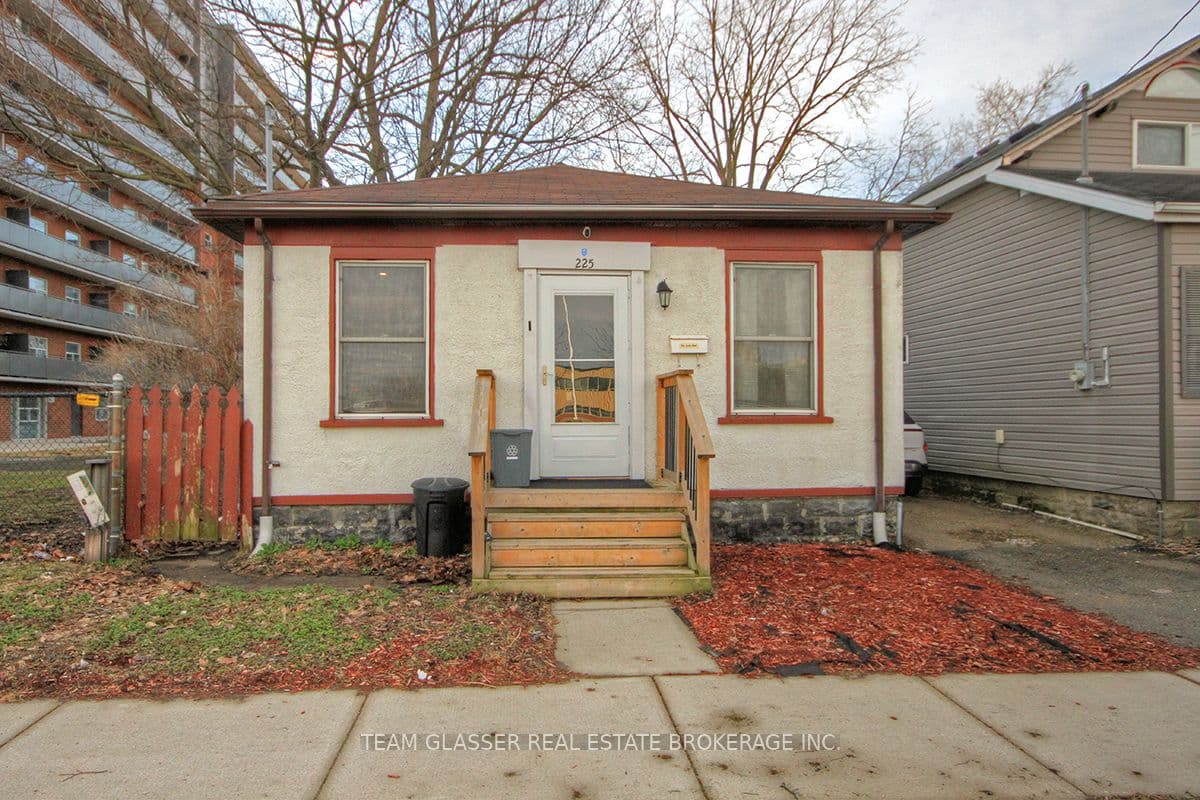 225 Simcoe Street, London East, ON N6B 1J3