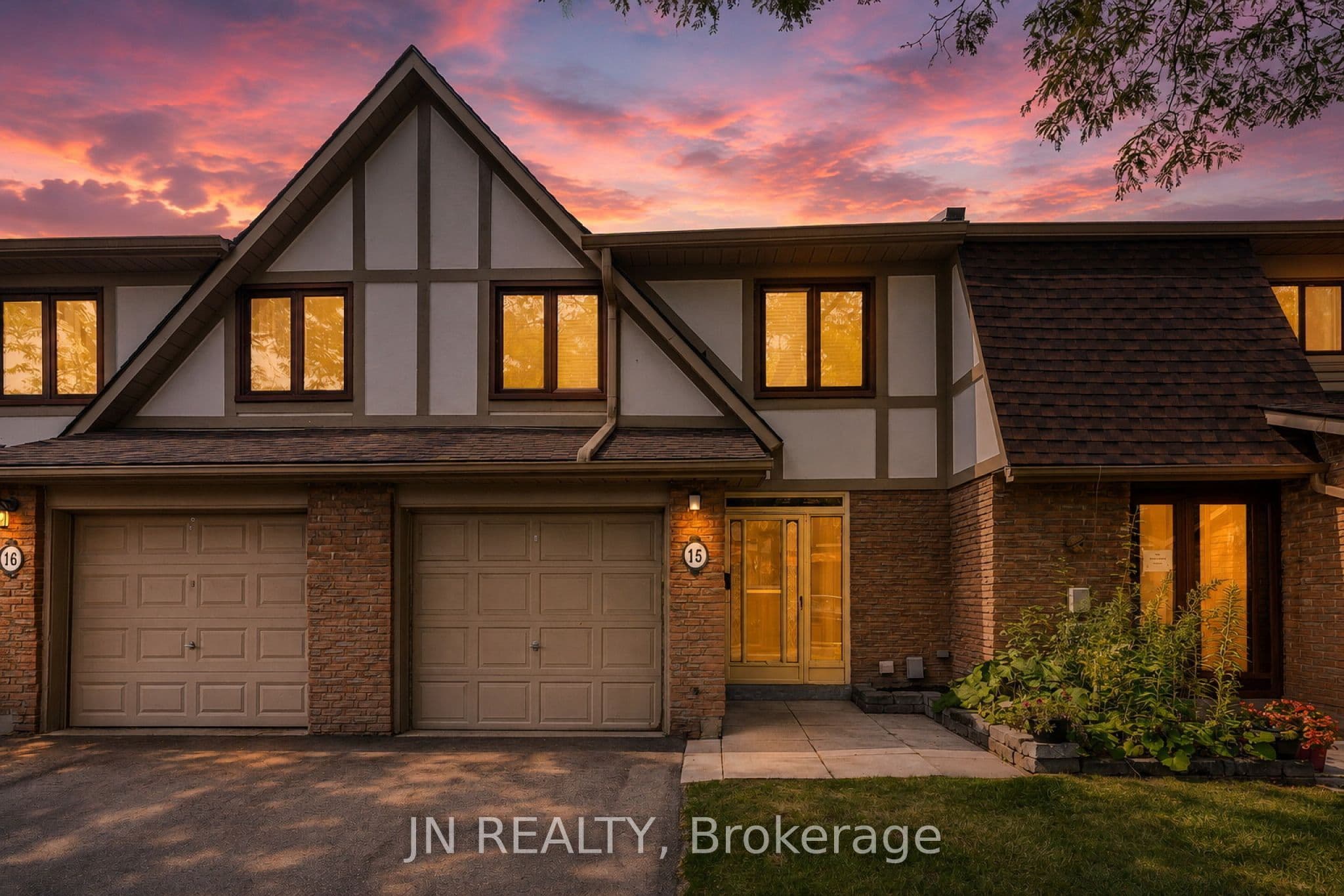 15 Gatwick Lane, Brampton, ON L6S 2E4