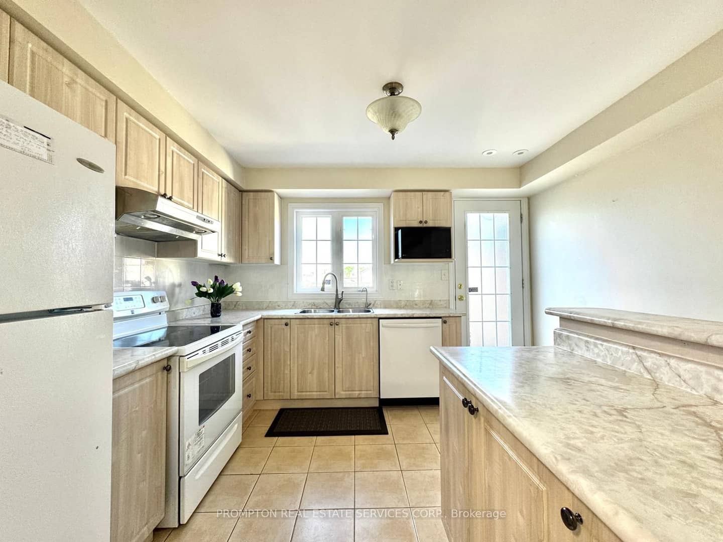 2516 Bur Oak Avenue, Markham, ON L6B 1H2