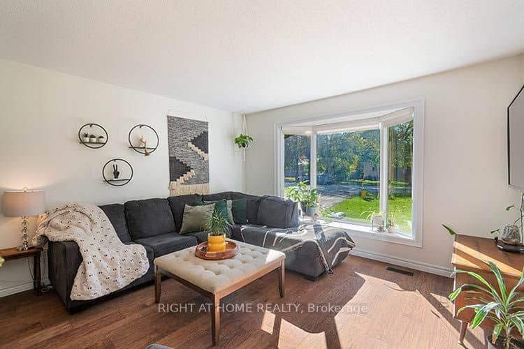 45 Centennial Avenue, East Gwillimbury, ON L9N 1H1