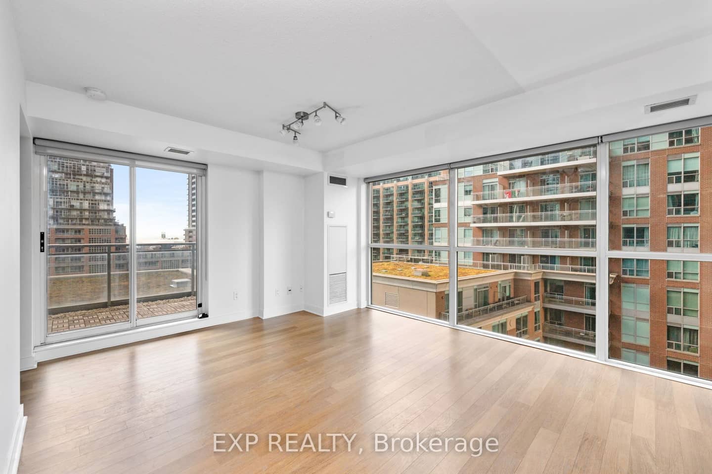80 Western Battery Road 712, Toronto, ON M6K 3S1