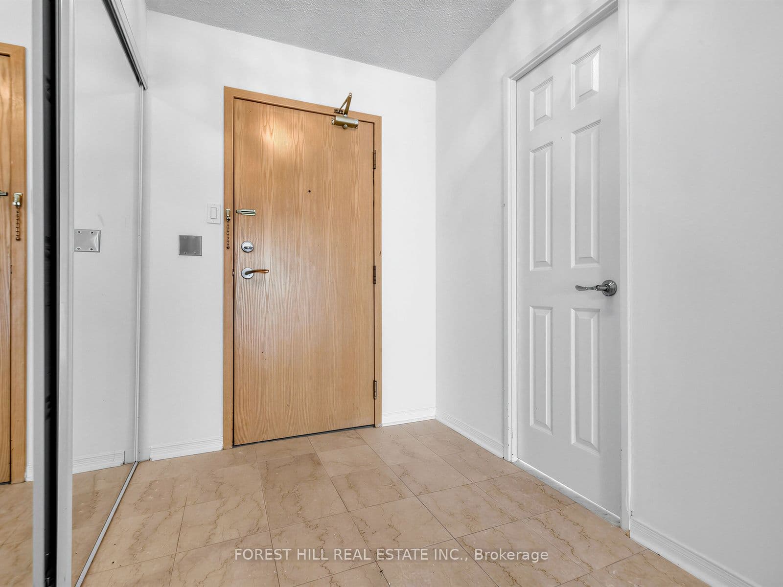 7905 Bayview Avenue 306, Markham, ON L3T 7N3