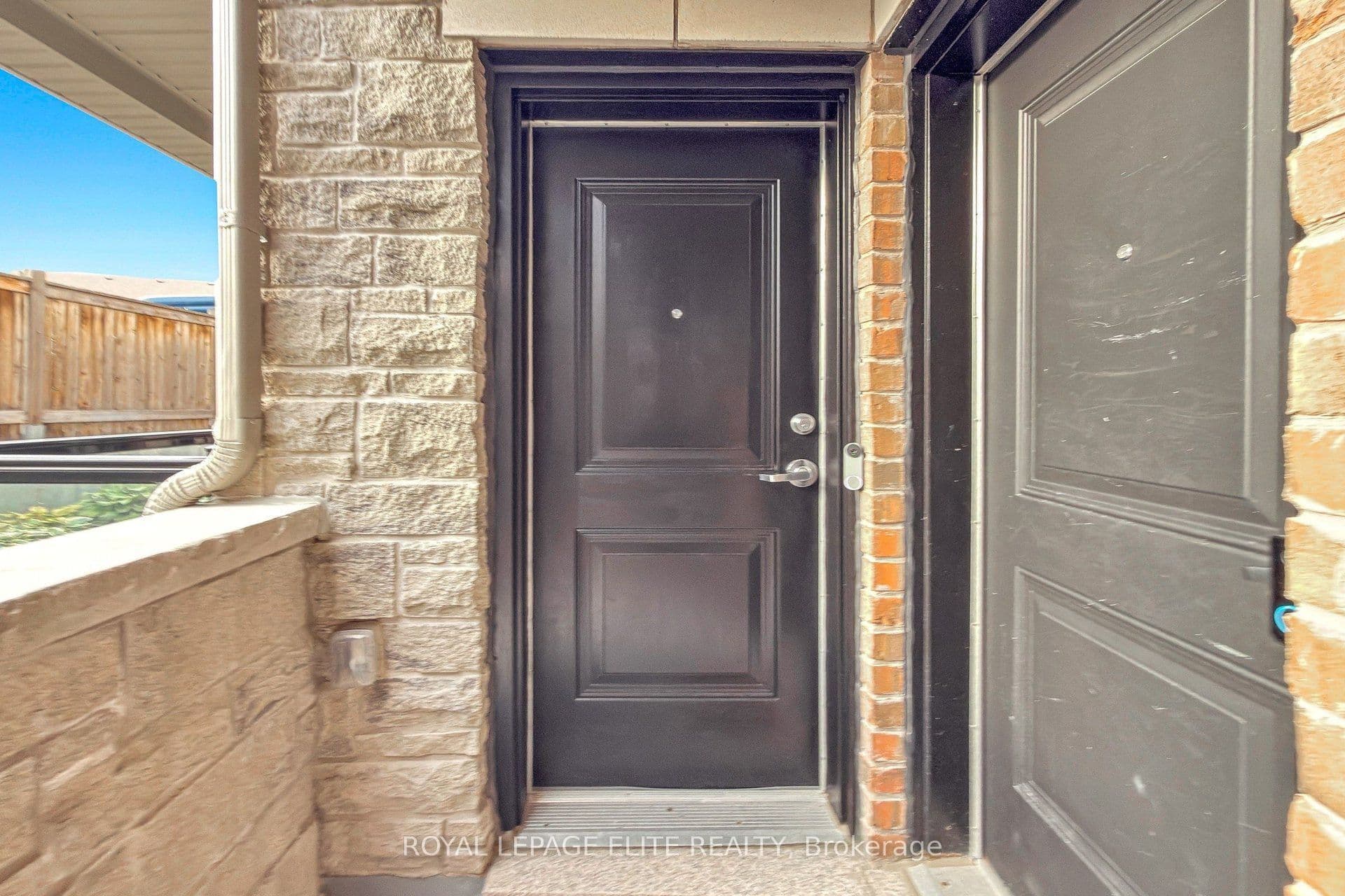 198 Pine Grove Road 06, Vaughan, ON L4L 1X3