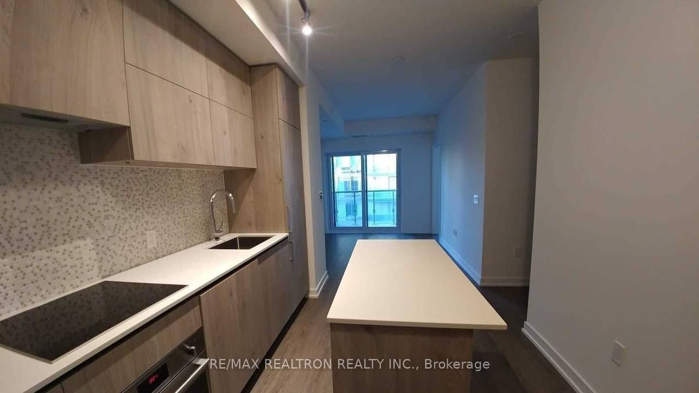 1 Yorkville Avenue 1207, Toronto, ON M4W 0B1