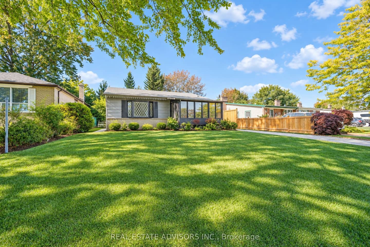712 Annland Street, Pickering, ON L1W 1B4