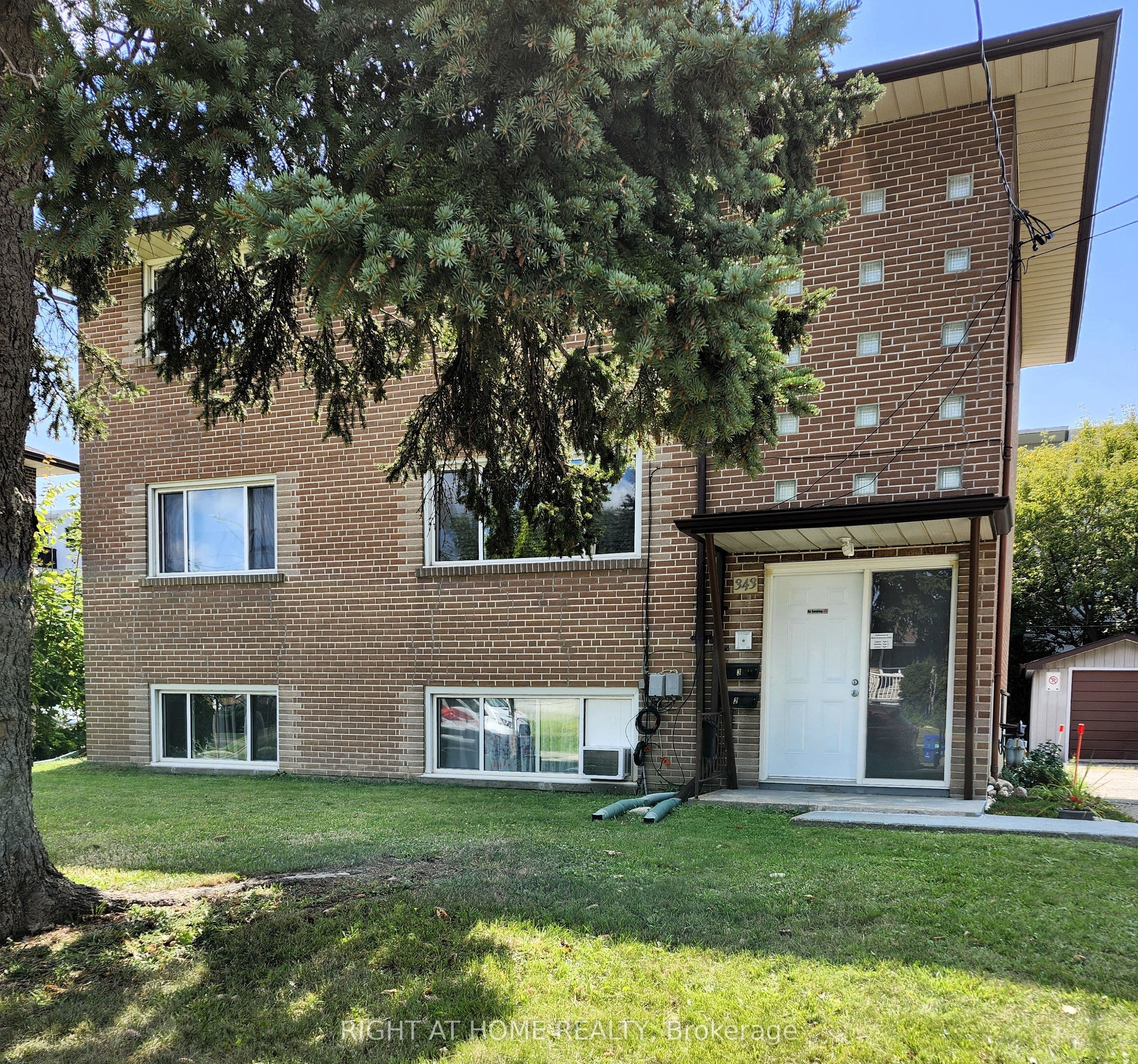 343 Frontenac Avenue, Oshawa, ON L1J 2A7