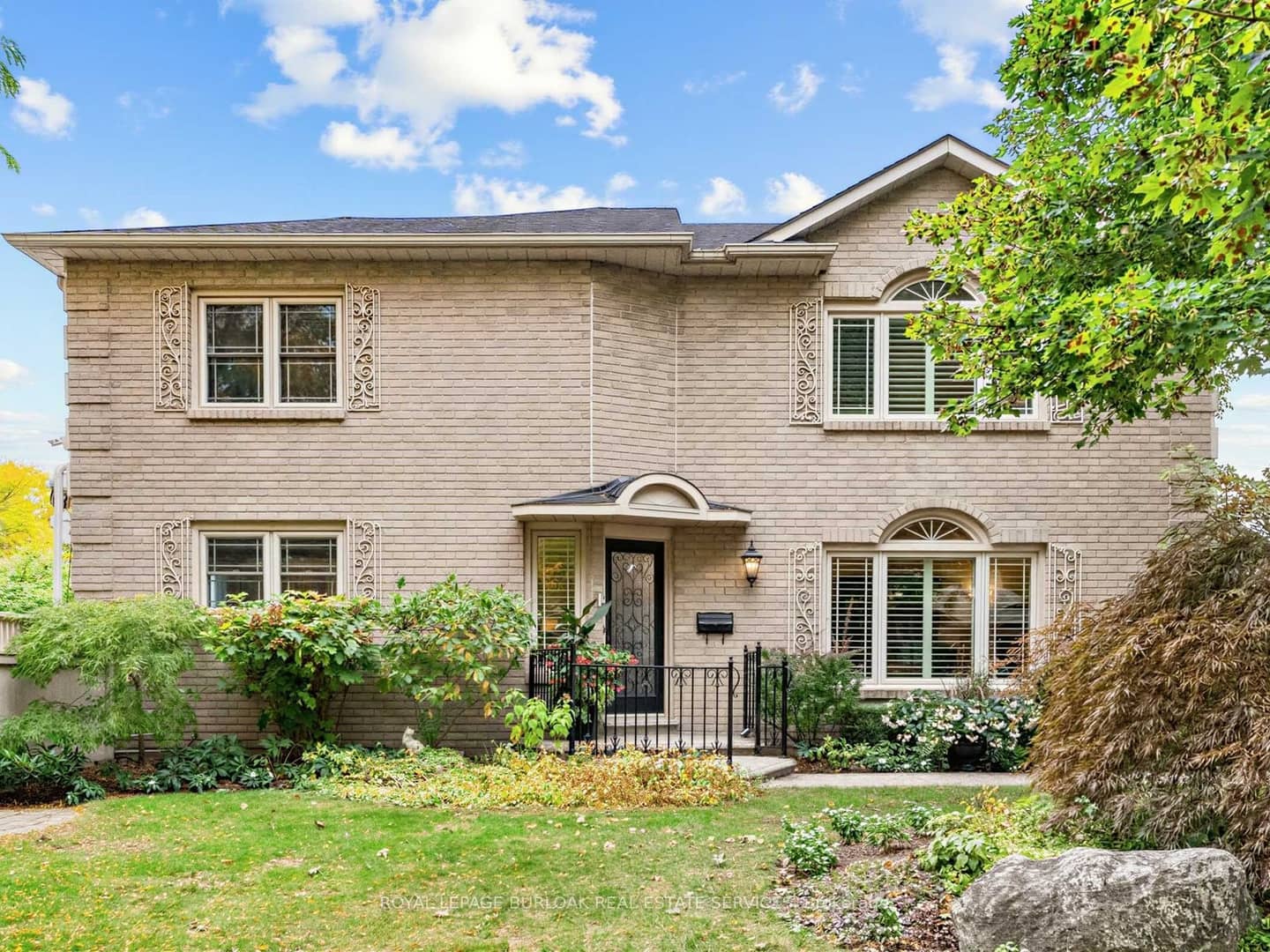 1259 Nathaniel Crescent, Burlington, ON L7S 2A9