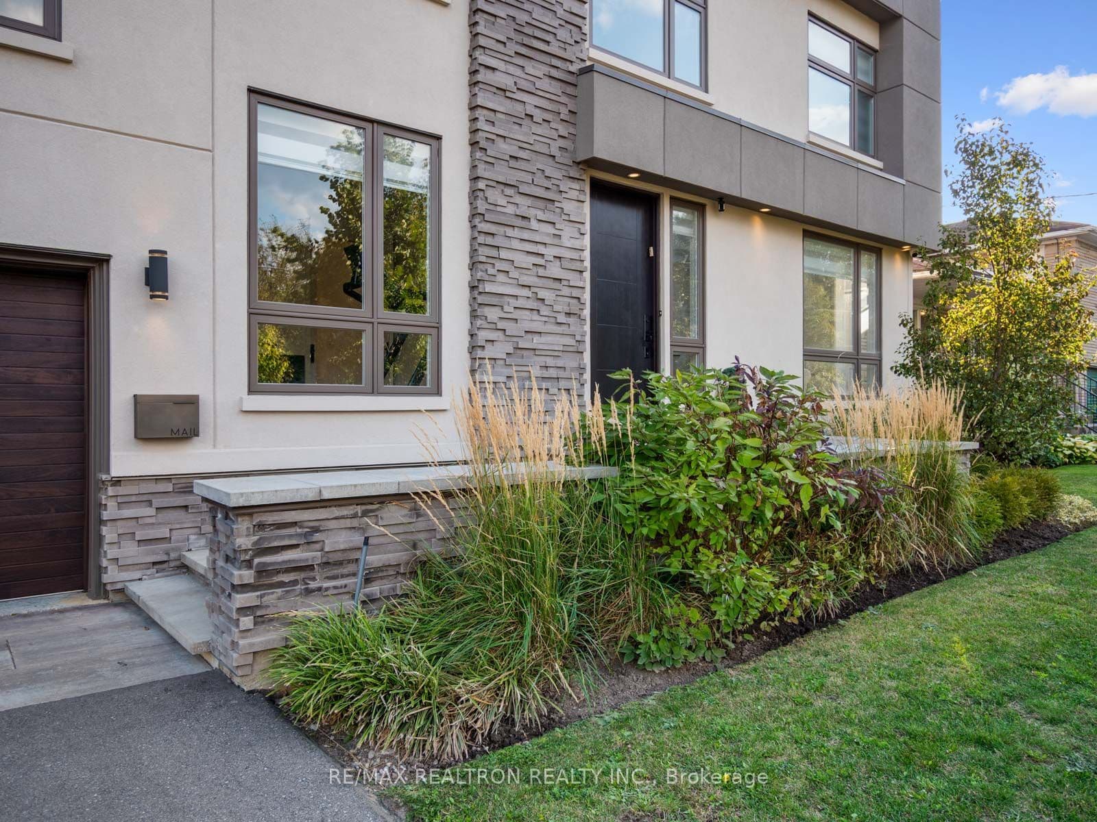 240 Maxwell Street, Toronto, ON M3H 5B7