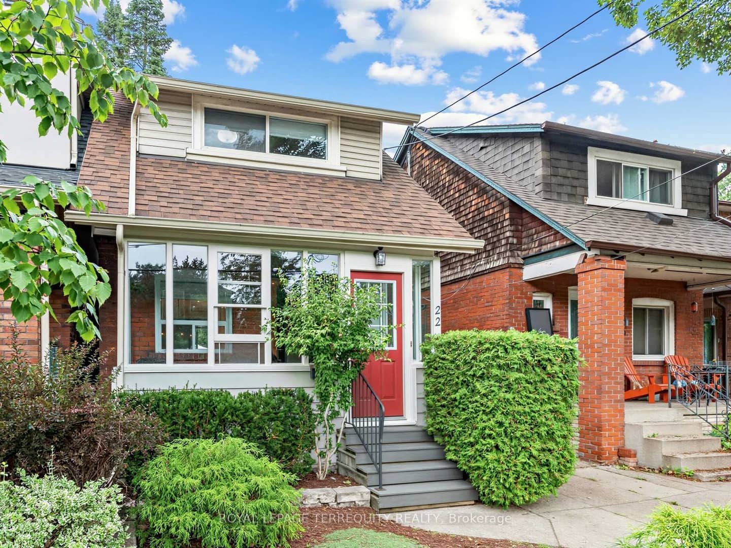22 Montye Avenue, Toronto, ON M6S 2G9