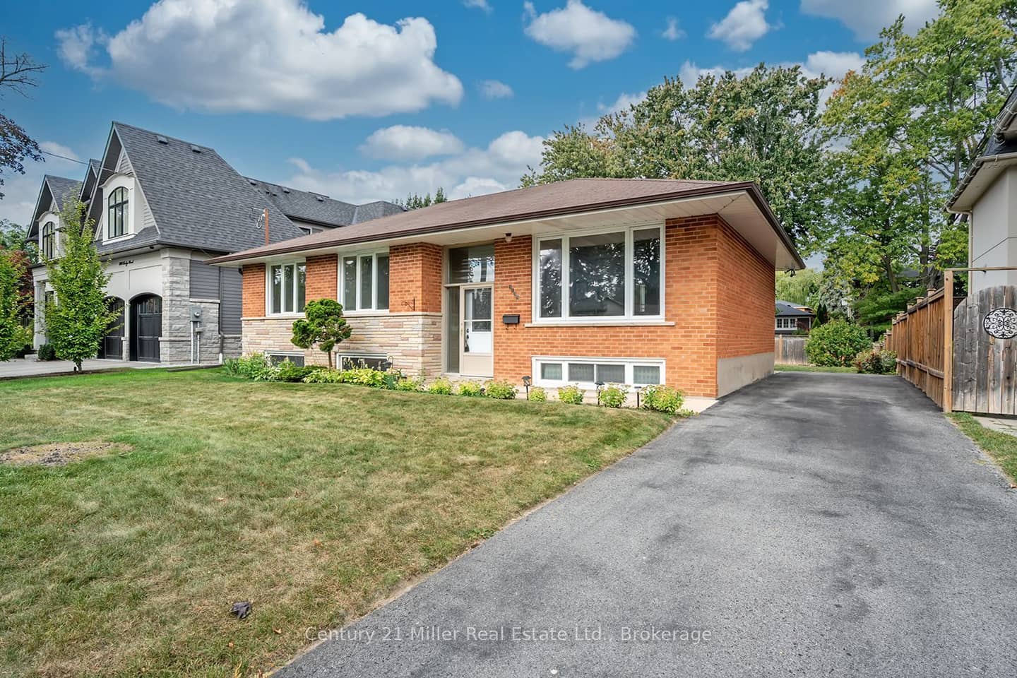 1135 Bridge Road N, Oakville, ON L6L 2B6