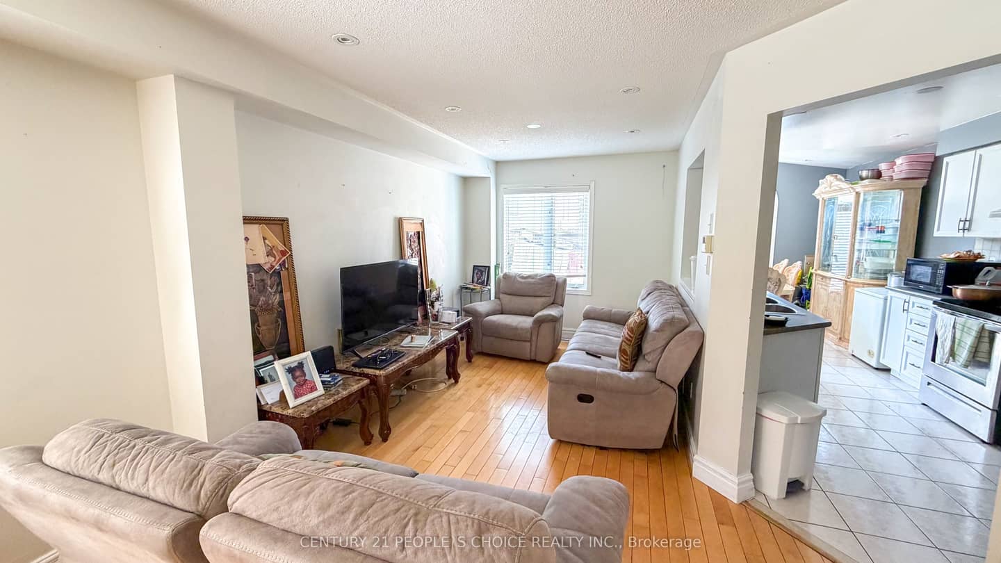 20 Belinda Drive, Brampton, ON L7A 2W6