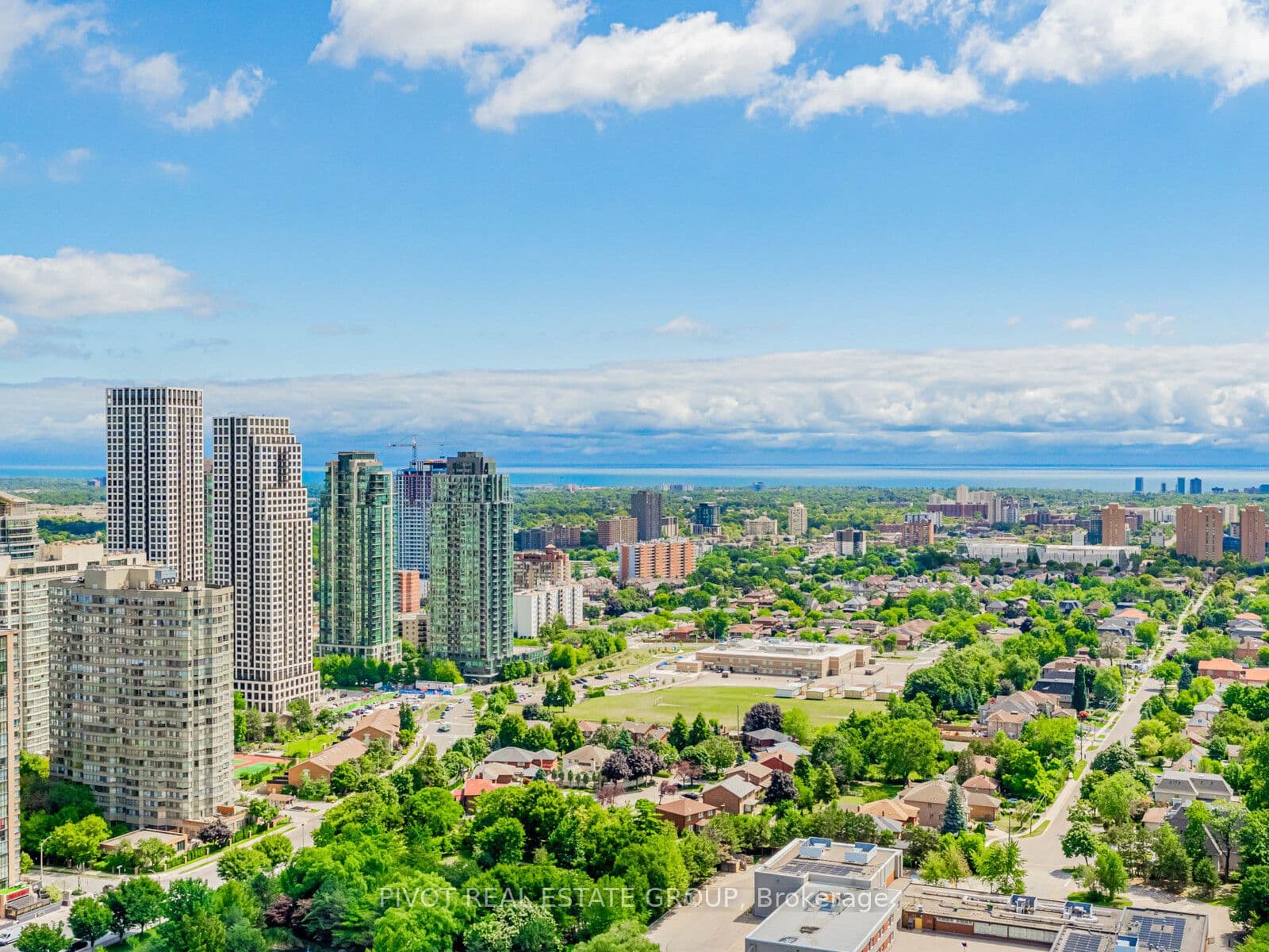 135 City Centre Drive UPH01, Mississauga, ON L5B 1M7