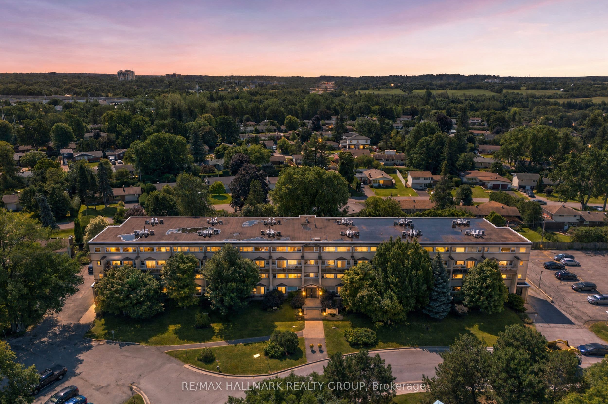 12 Corkstown Road 103, Crystal Bay - Rocky Point - Bayshore, ON K2H 5B3