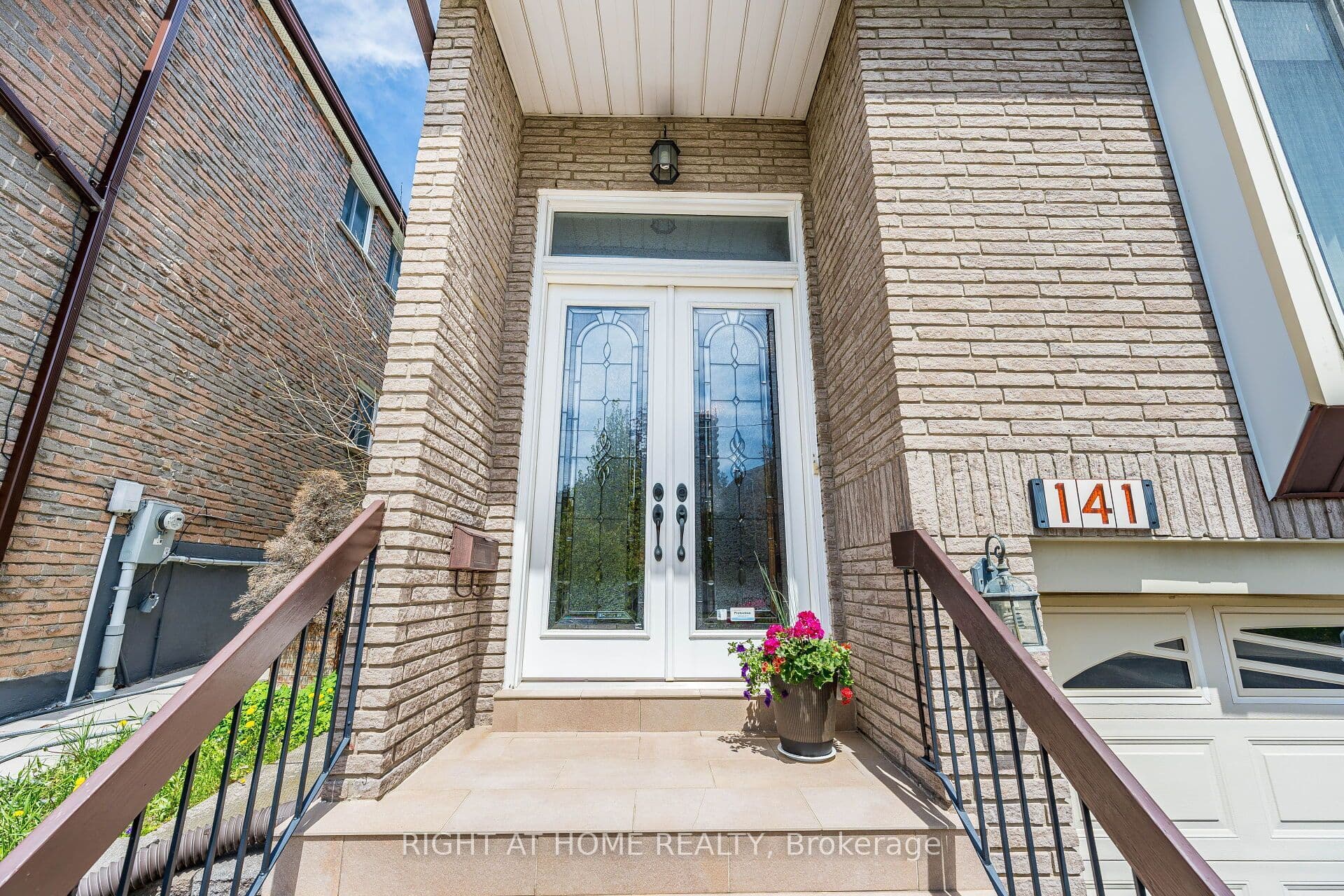 141 Dollery Court, Toronto, ON M2R 3N9