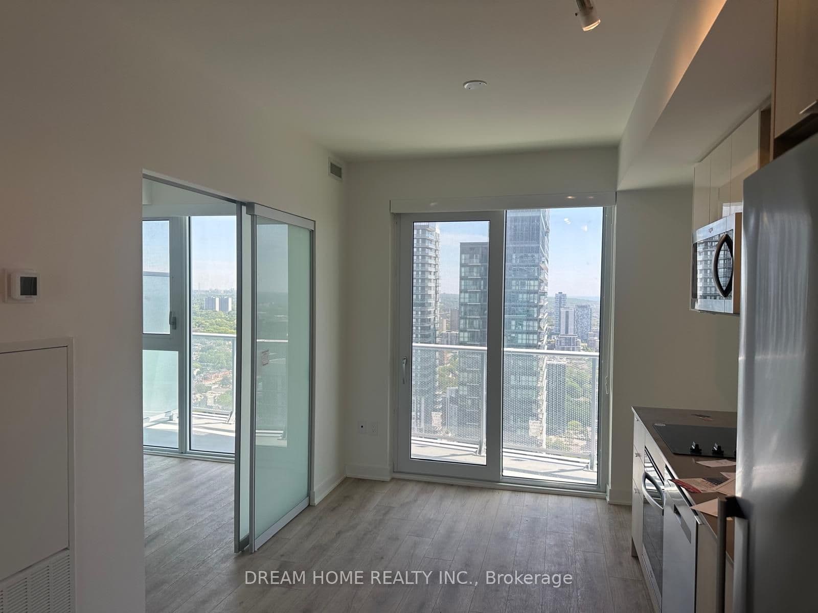 100 Dalhousie Street 4106, Toronto, ON M5B 0C7