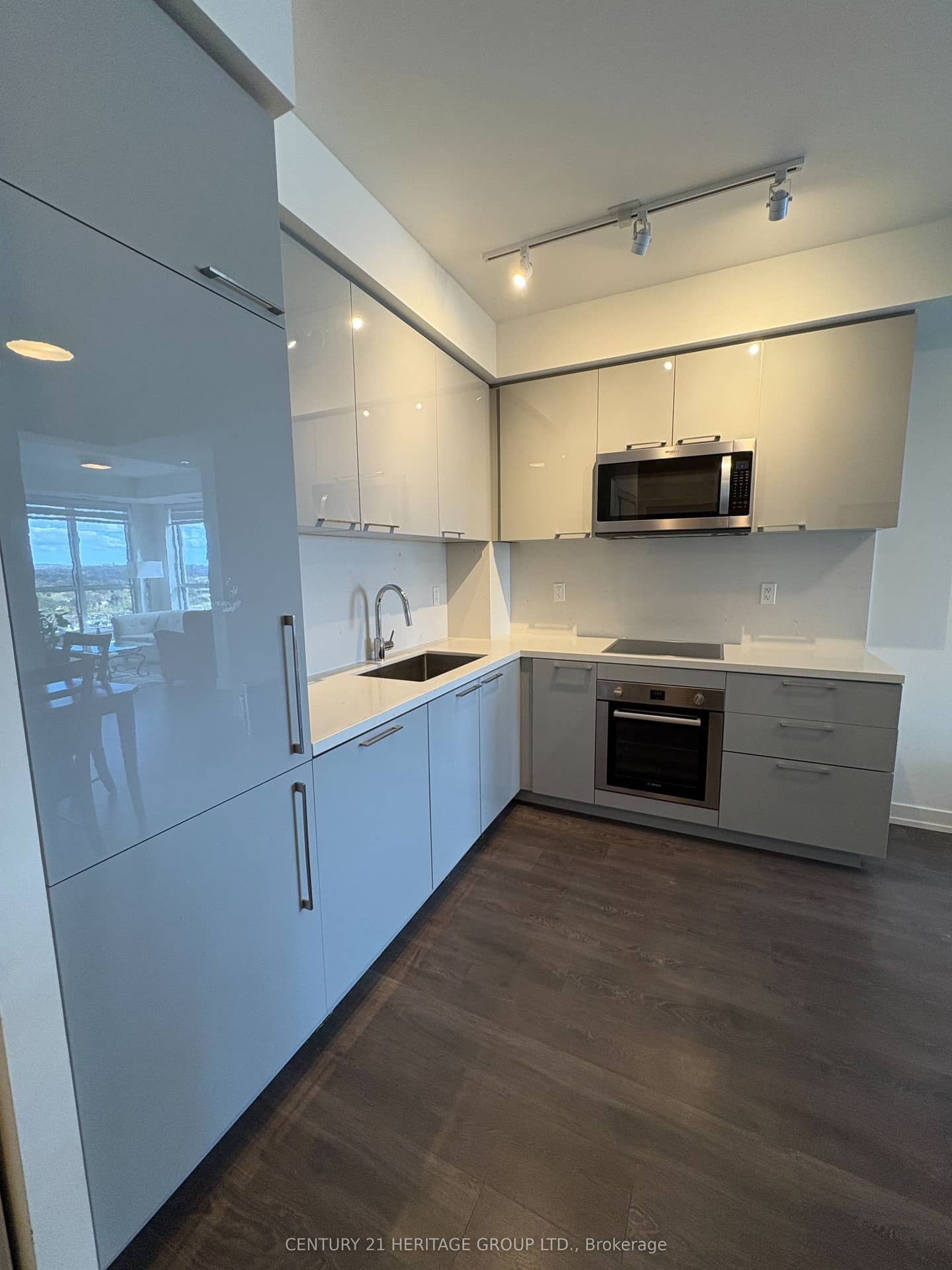 1 Grandview Avenue 1002, Markham, ON L3T 0G7