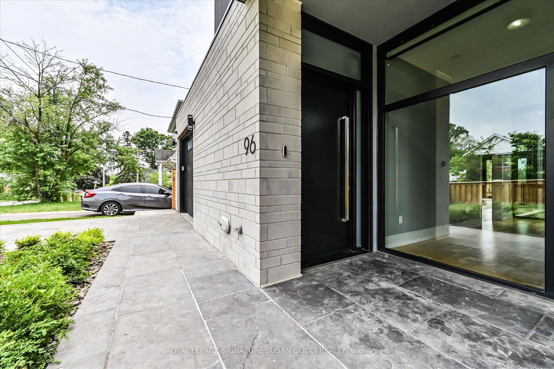 96 Squires Avenue, Toronto, ON M4B 2S1