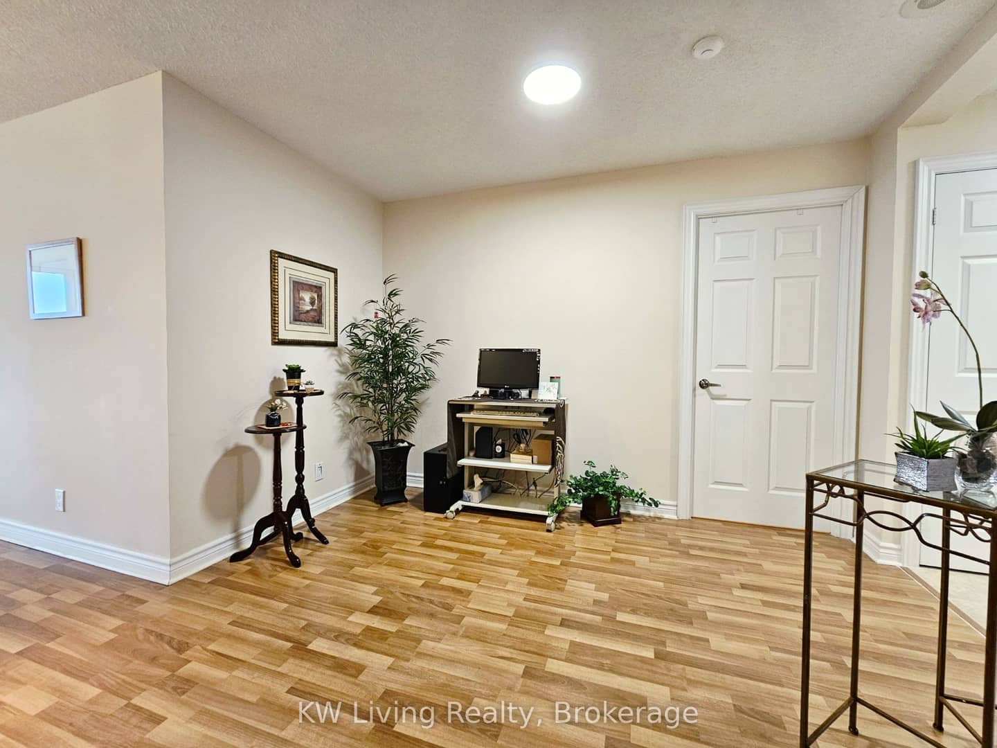 33 Cox Boulevard 1117, Markham, ON L3R 8A6