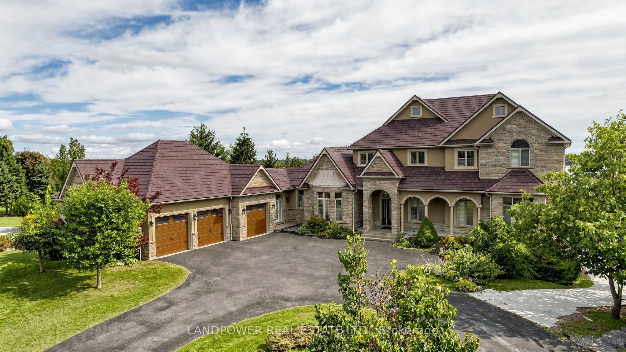 104 Cawkers Cove Road, Scugog, ON L9L 1R6
