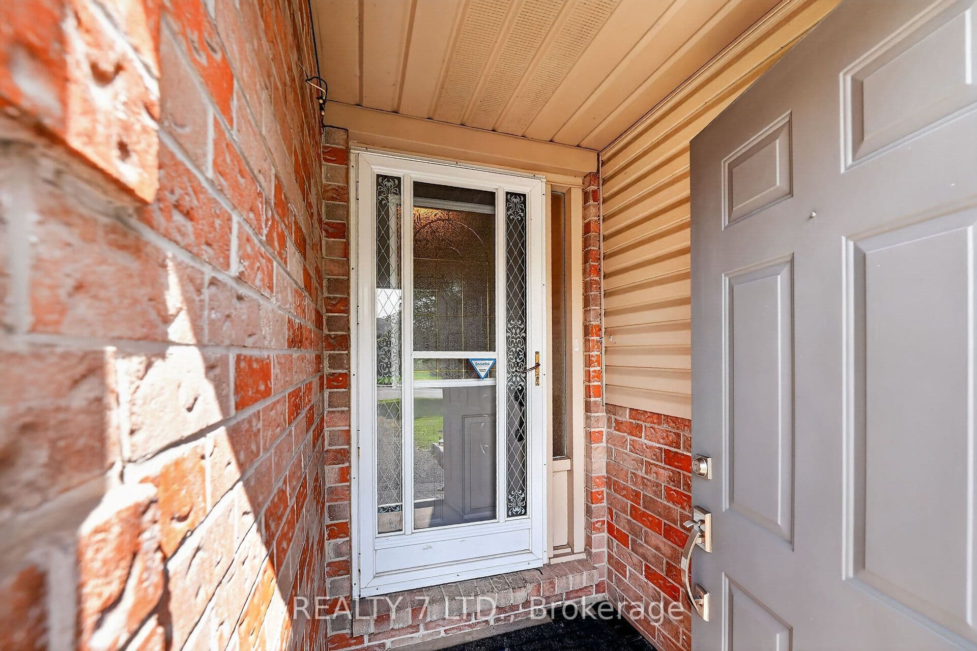 54 COWAN Drive, Thorold, ON L2V 4Y9