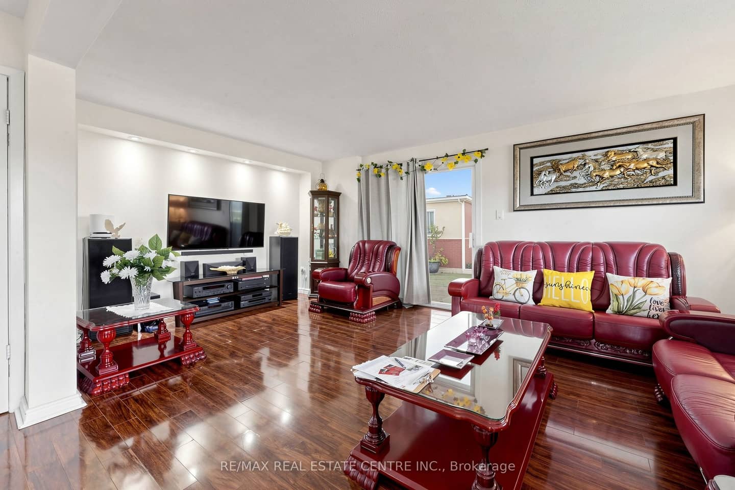 1 Hawkins Court, Brampton, ON L6S 2N7