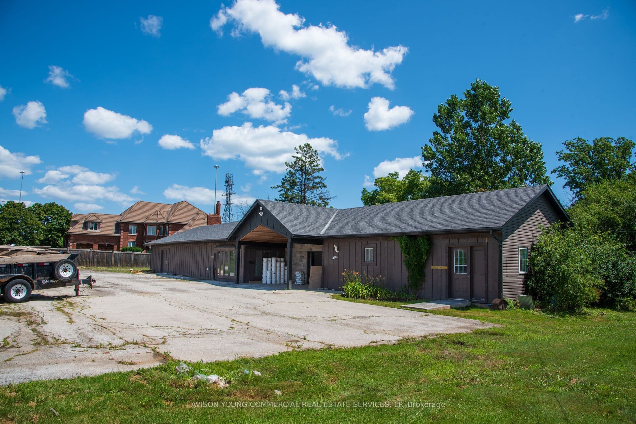 2078 Upper Middle Road E, Oakville, ON L6H 7G5