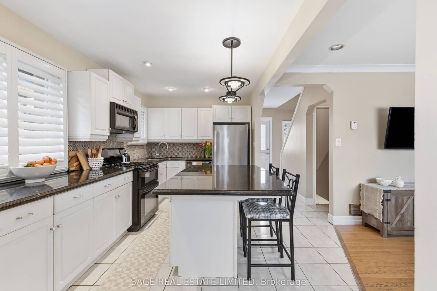 11 Chelsea Drive, Toronto, ON M8W 4R5