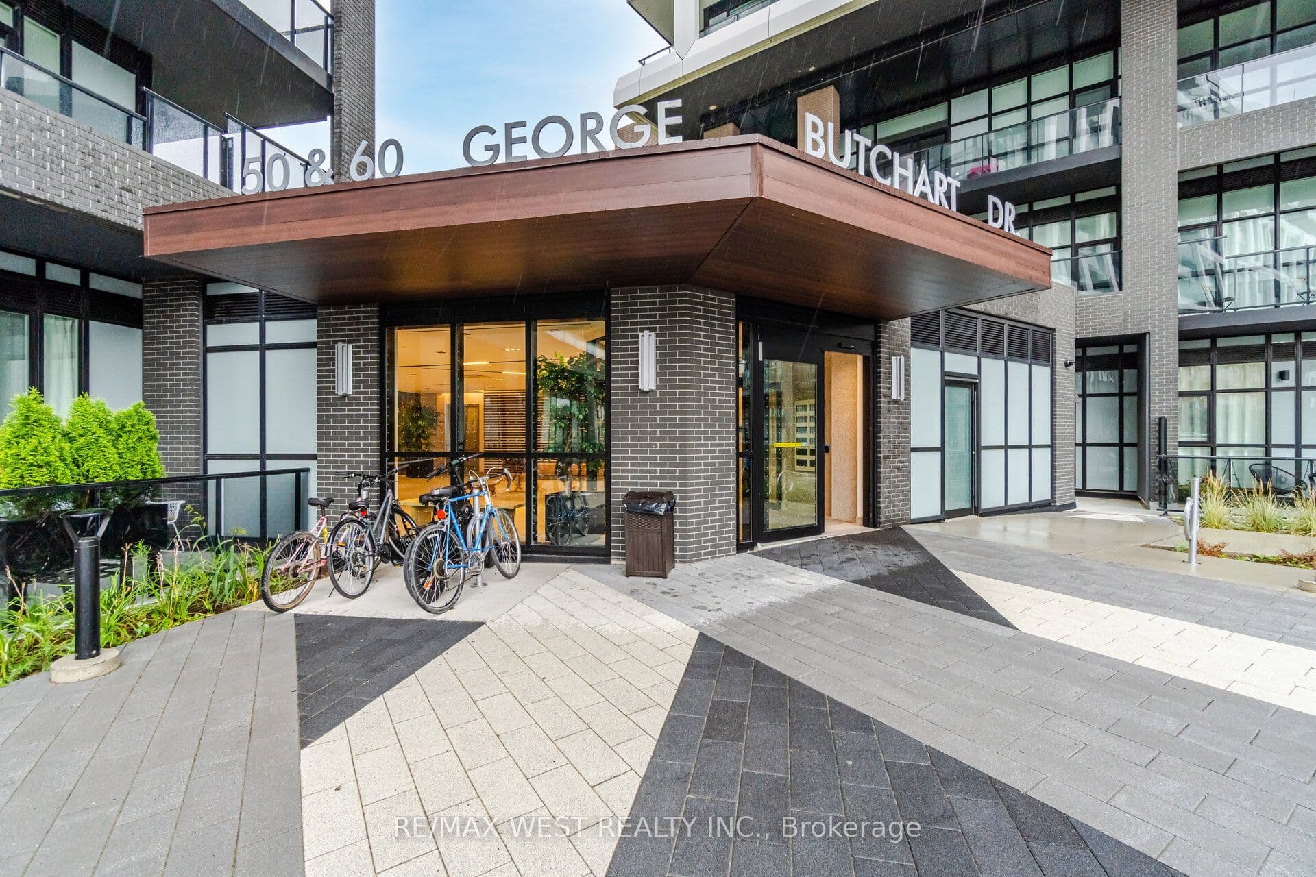 60 George Butchart Drive 218, Toronto, ON M3K 0E1