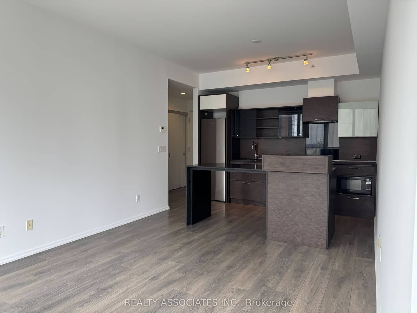 75 St Nicholas Street 1605, Toronto, ON M4Y 0A5