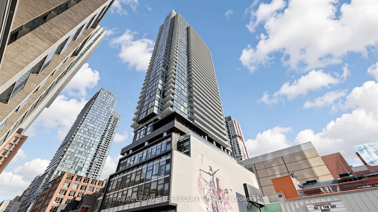 290 Adelaide Street W 3512, Toronto, ON M5V 0P3