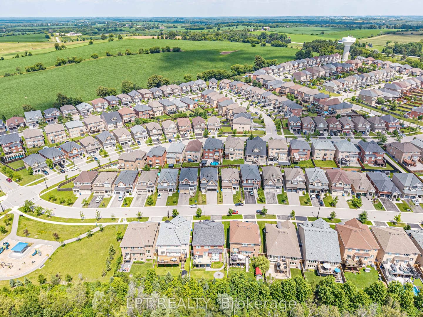 20 Manor Forest Road, East Gwillimbury, ON L0G 1M0