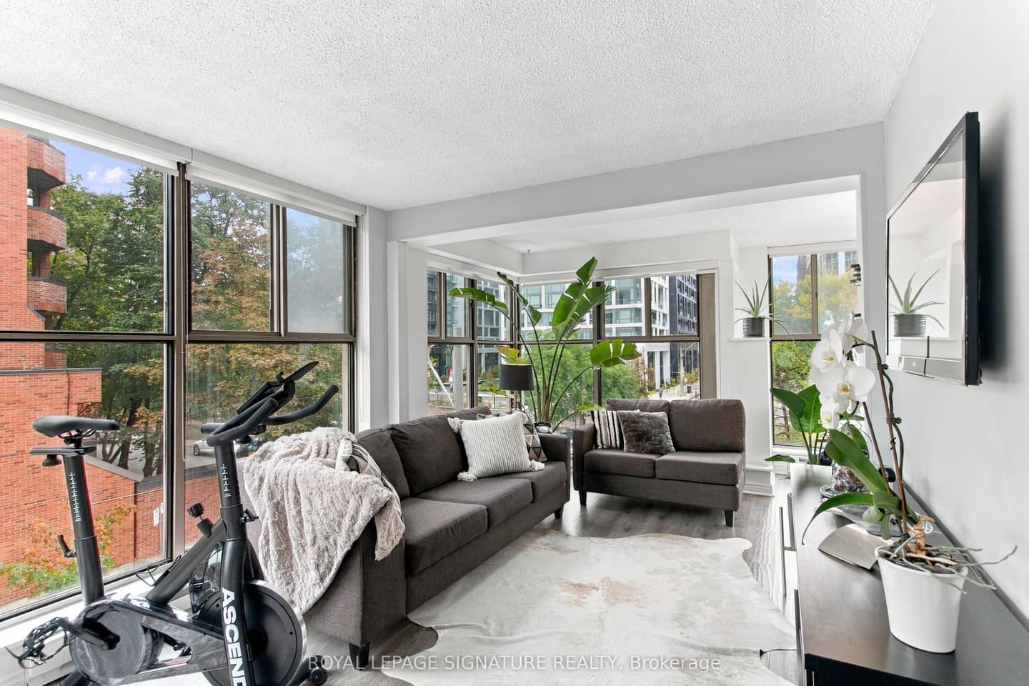 65 Scadding Avenue 301, Toronto, ON M5A 4L1