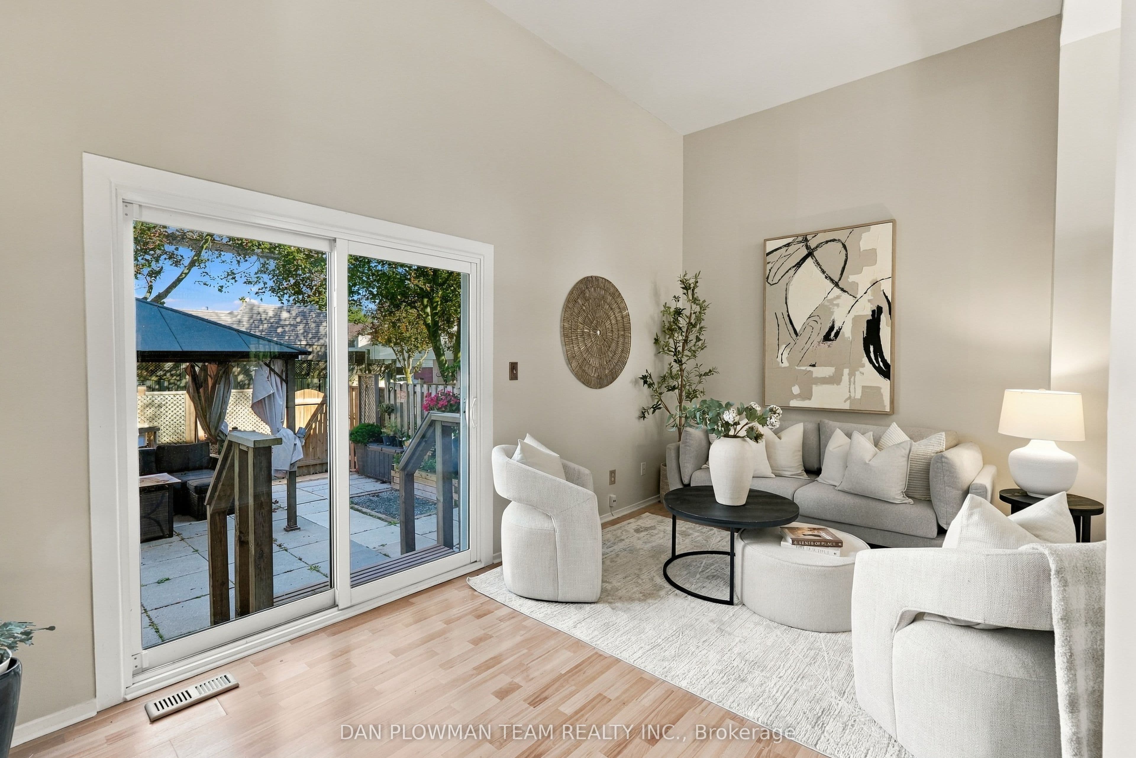 1133 Ritson Road N 81, Oshawa, ON L1G 7T3