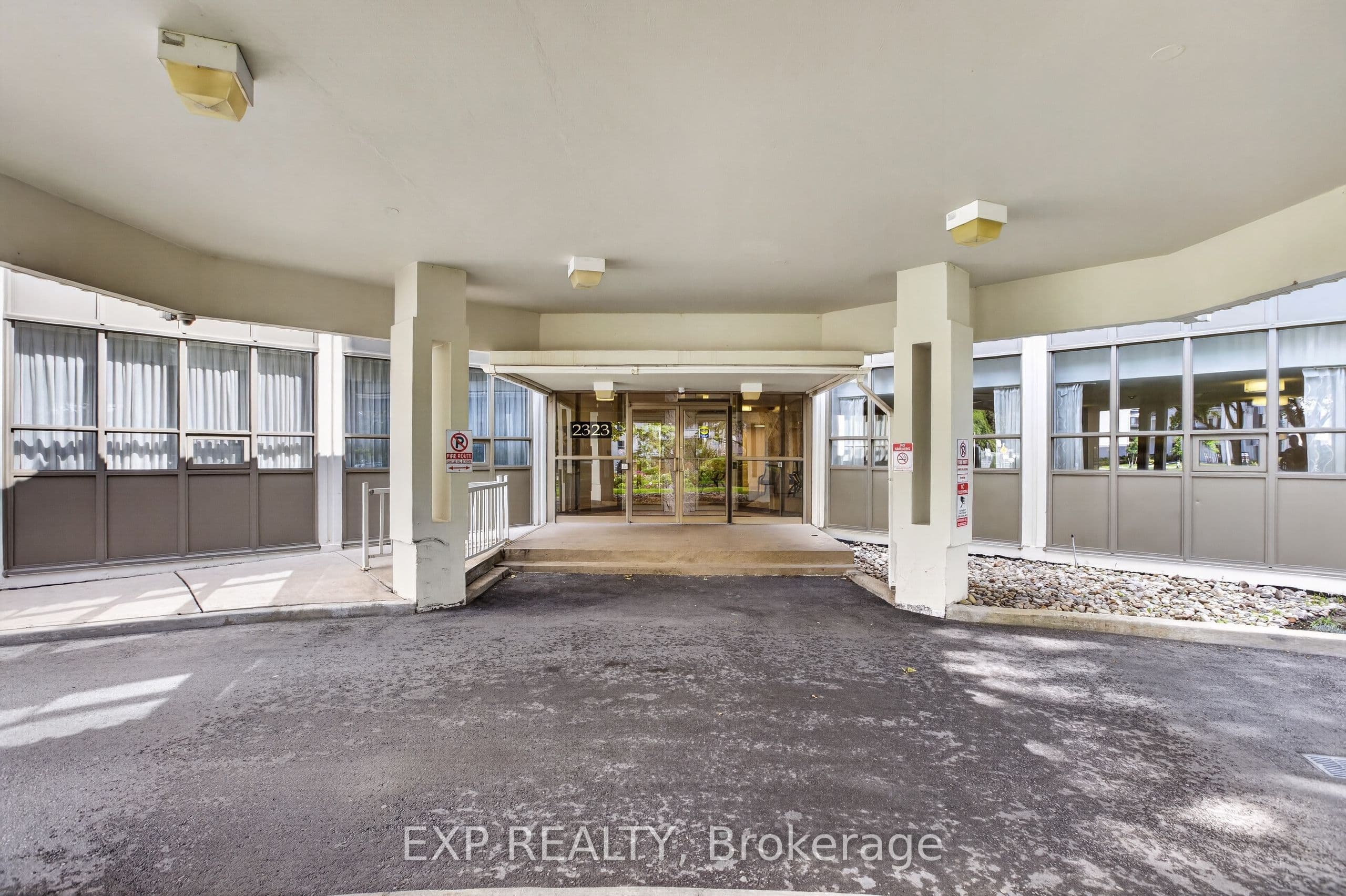 2323 Confederation Parkway 808, Mississauga, ON L5B 1R6