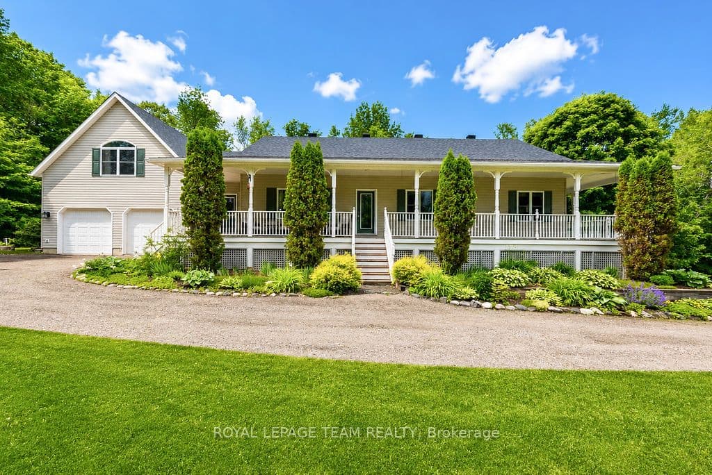 698 BARRYVALE Road, Greater Madawaska, ON K0J 1H0