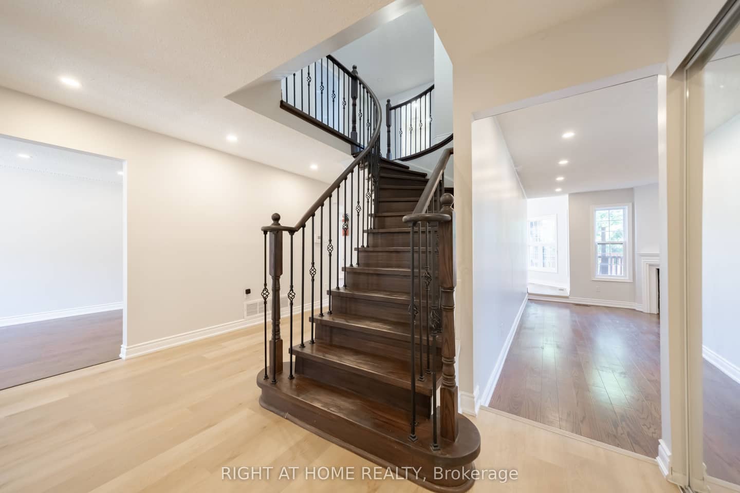 345 Mill Street S, Brampton, ON L6Y 2Y8