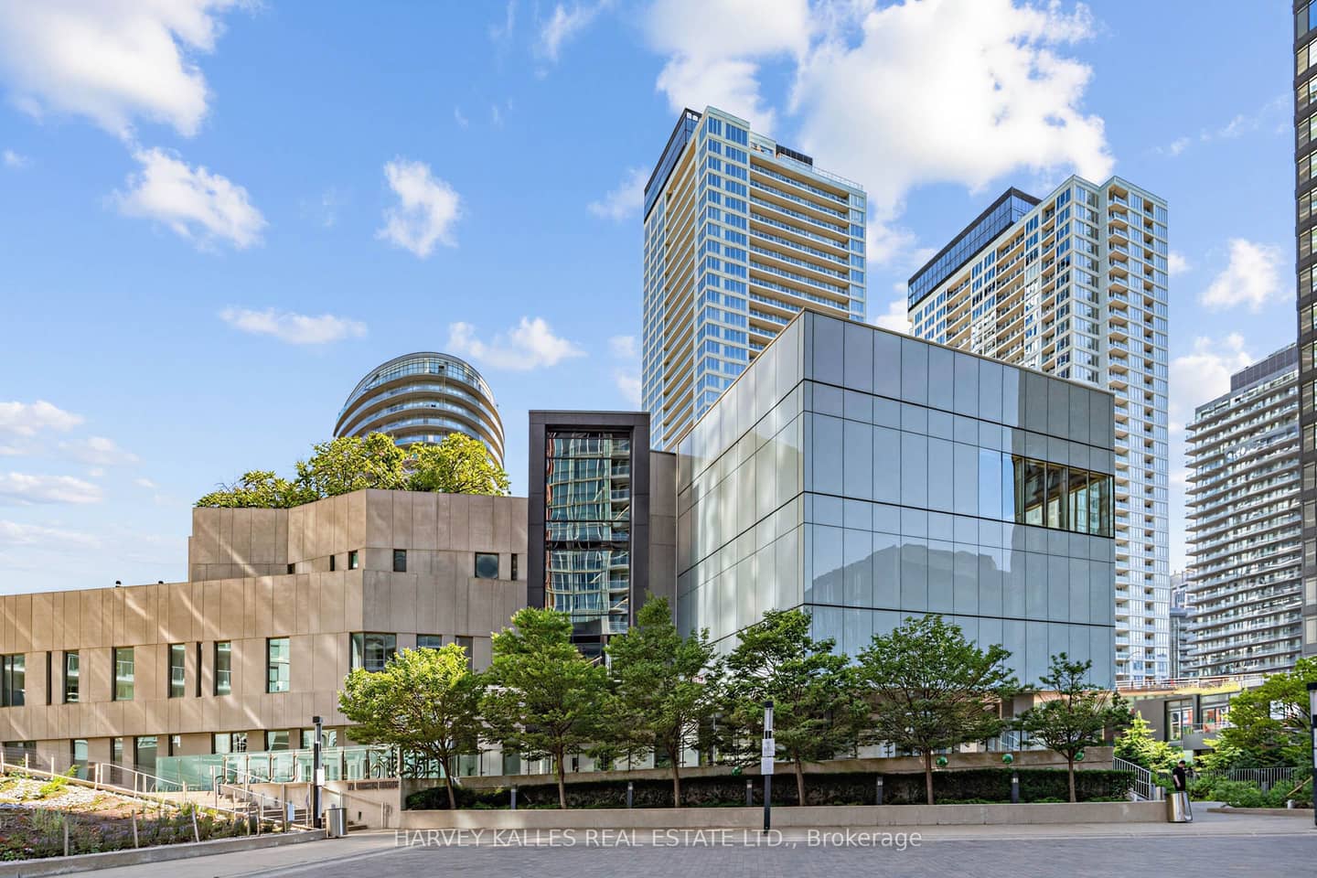 90 Queens Wharf Road 608, Toronto, ON M5V 0E6