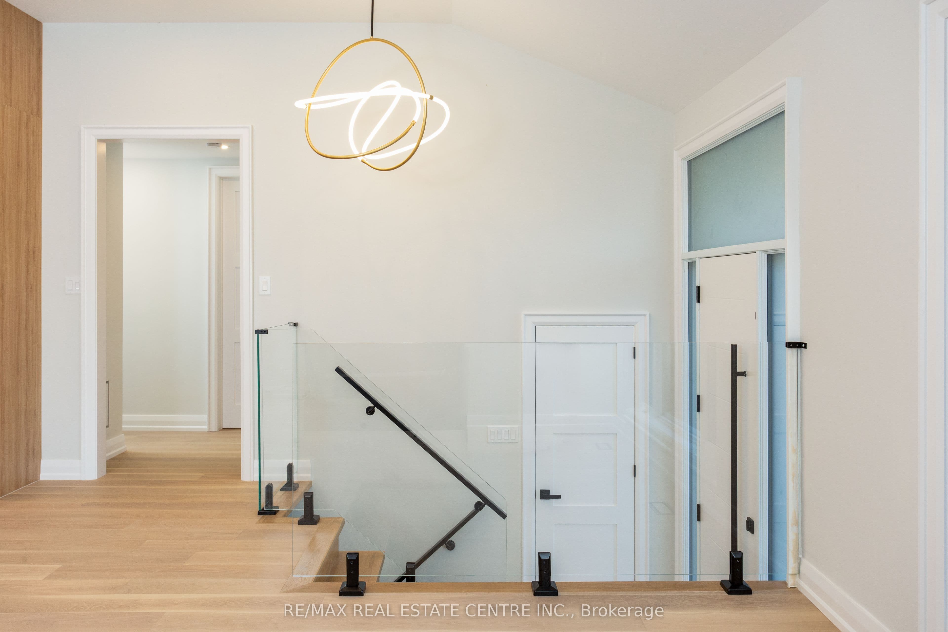 446 Willis Drive, Oakville, ON L6L 4V5