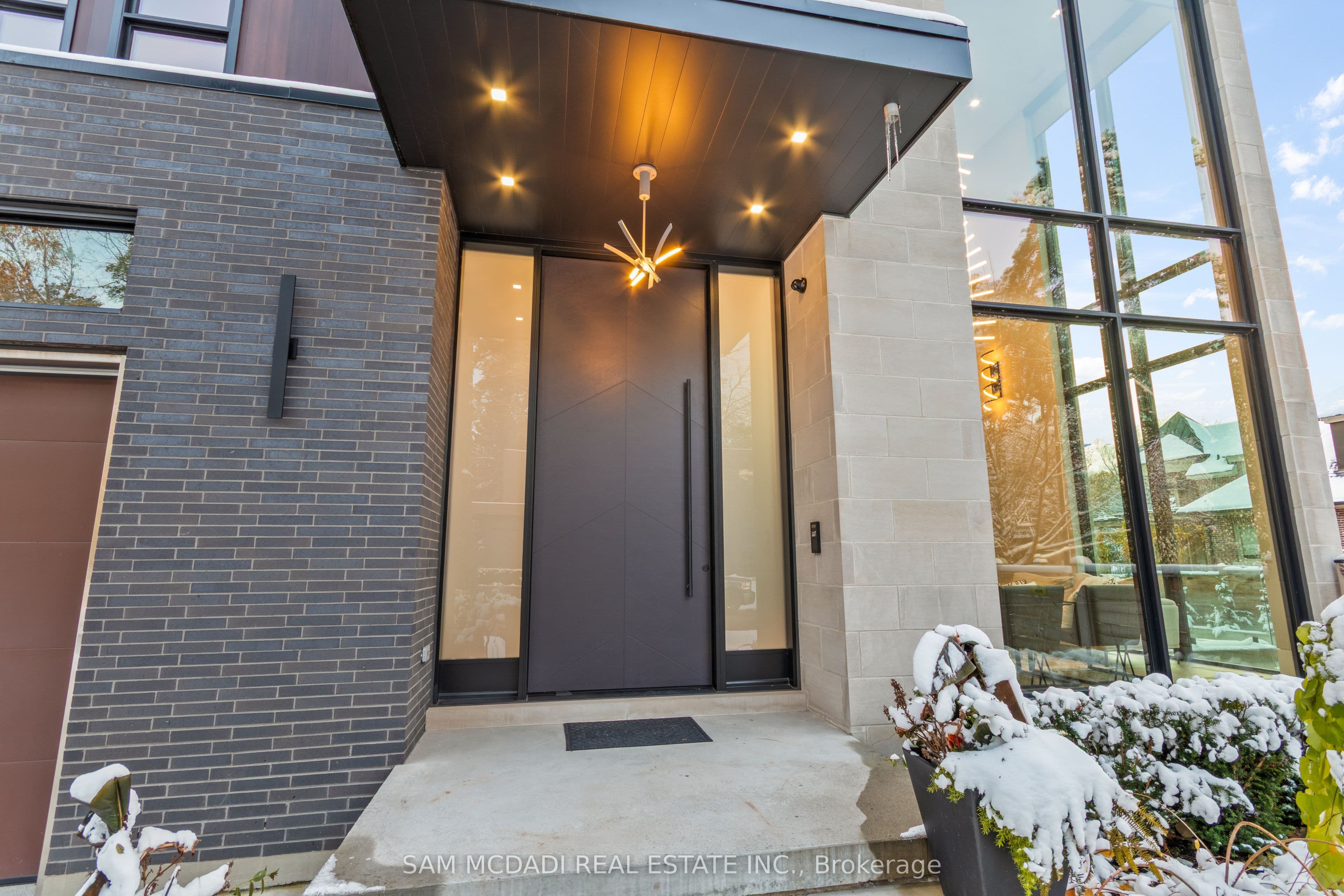 112 Elton Park Road, Oakville, ON L6J 4C1