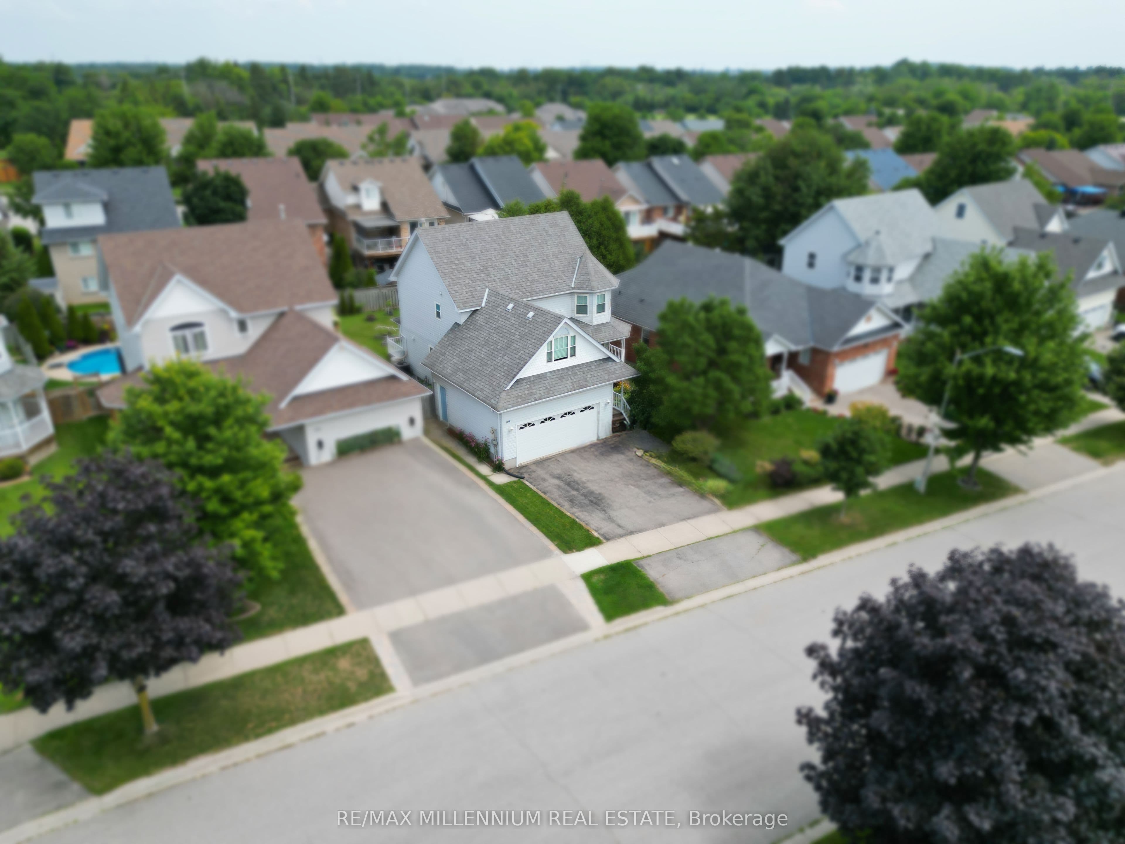 99 Dairy Drive, Halton Hills, ON L7J 2Y1