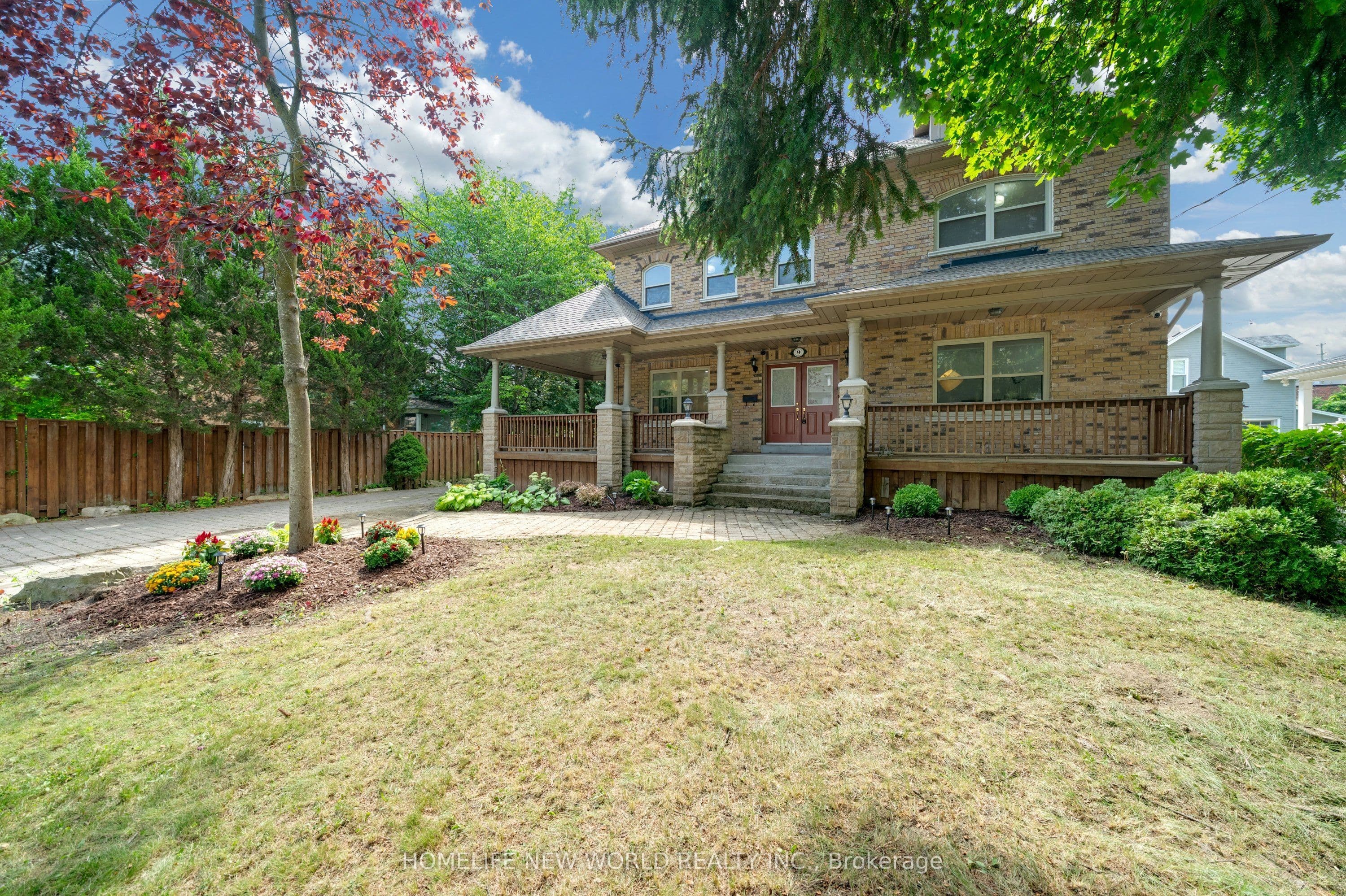 9 Pavillion Street, Markham, ON L3R 1N8