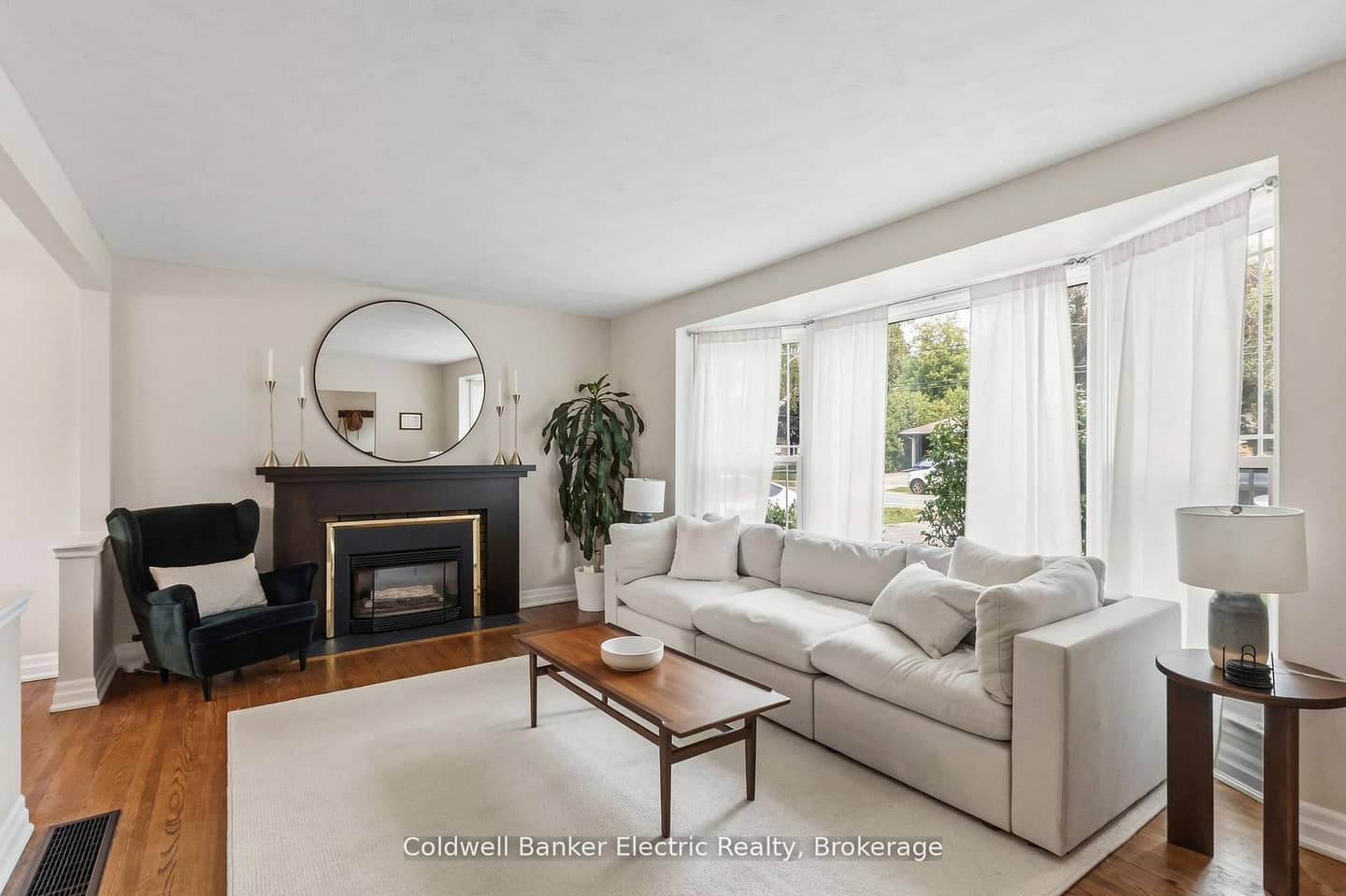 326 Cochrane Street, Whitby, ON L1N 5J3