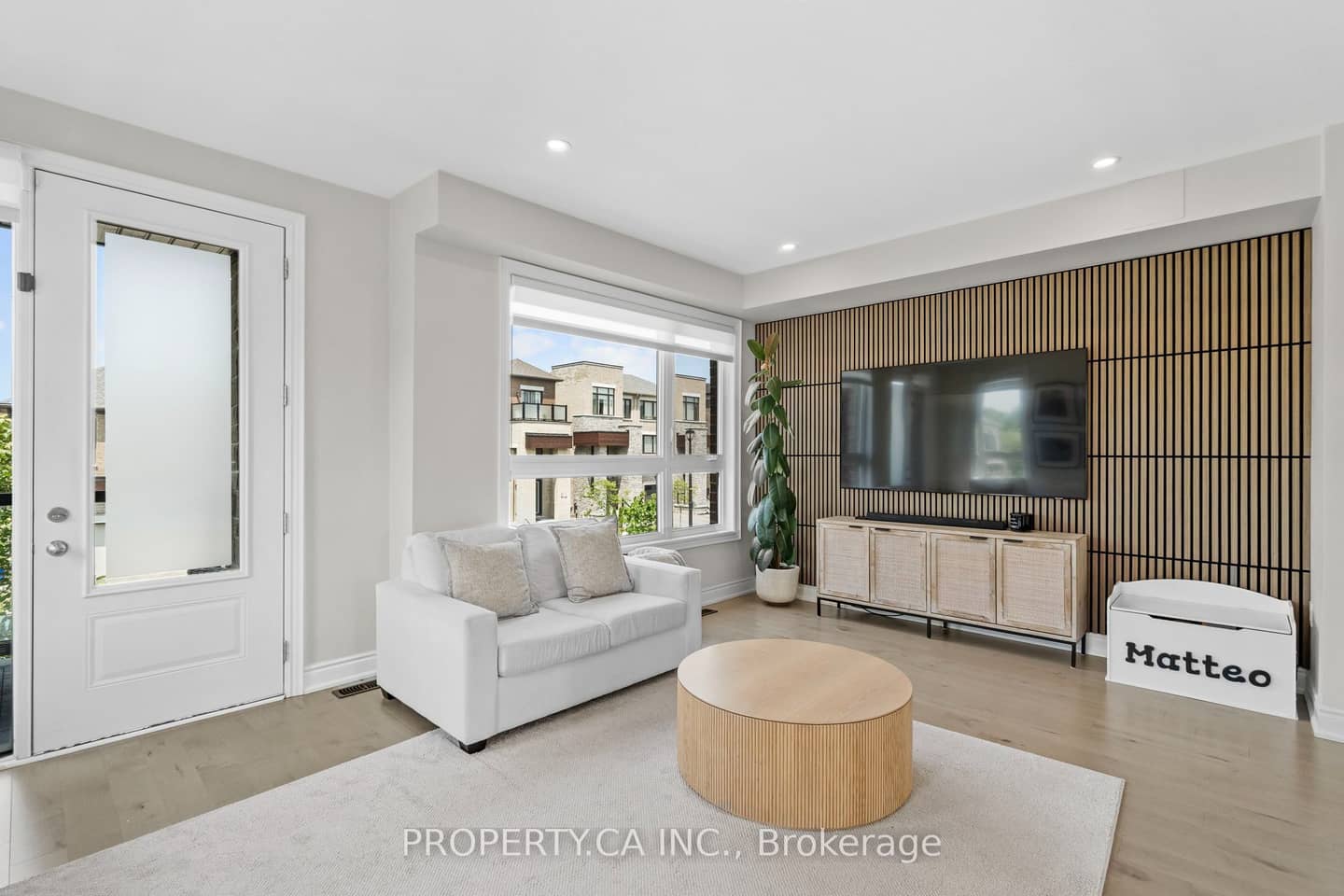 556 New England Court, Newmarket, ON L3X 0M5