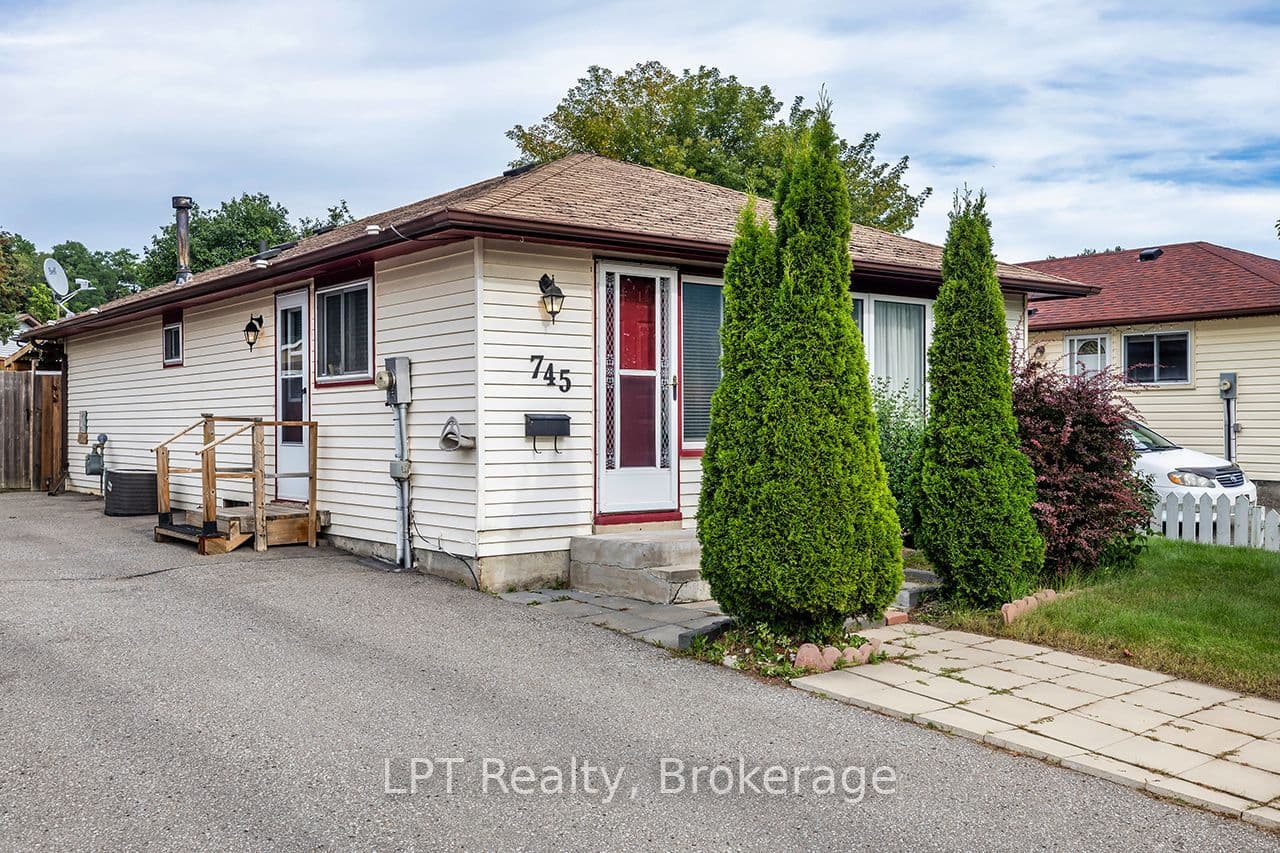 745 Grandview Drive, Oshawa, ON L1H 7W5