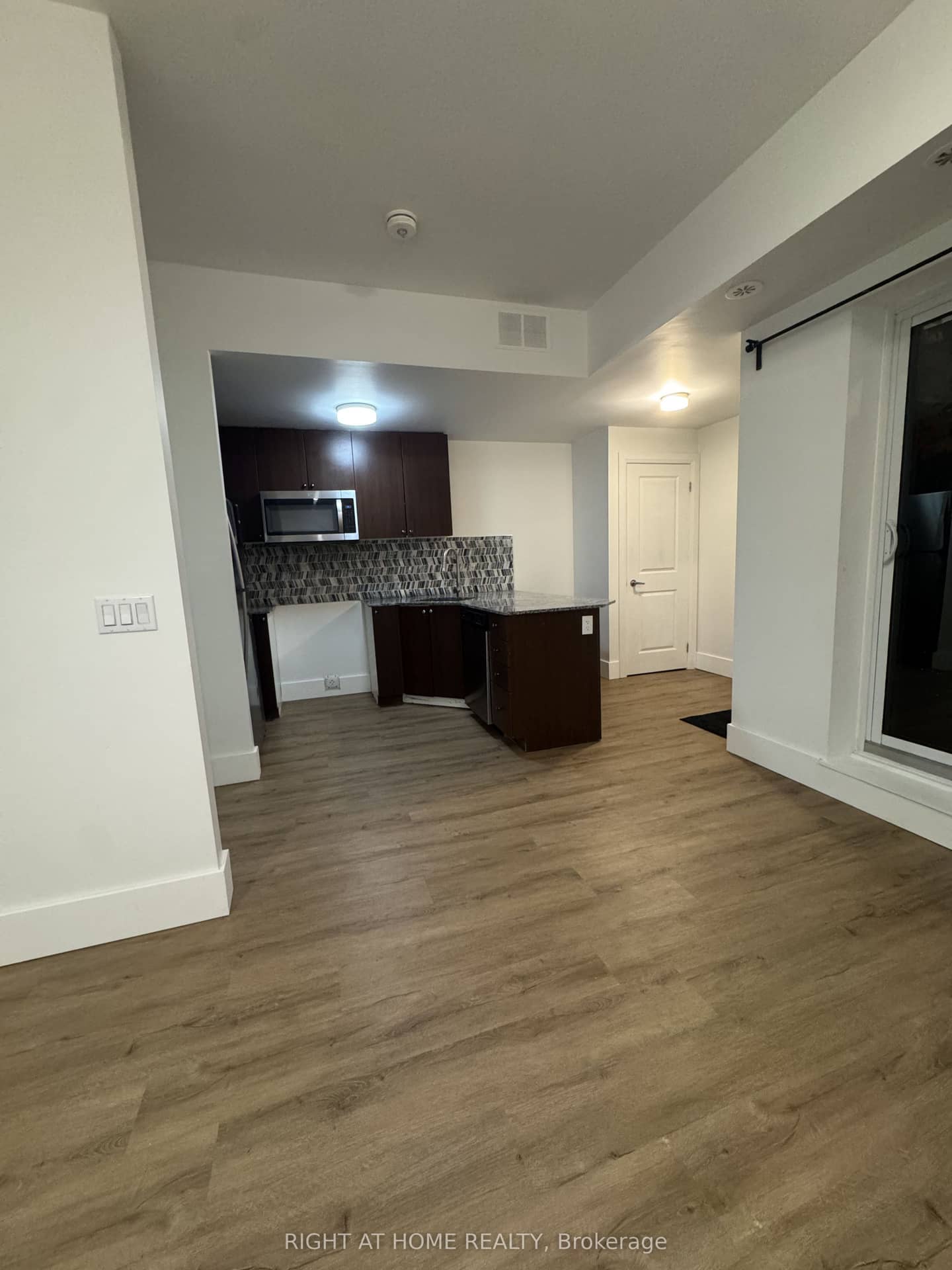 5289 Hwy 7 Street E 701, Vaughan, ON L4L 0J1
