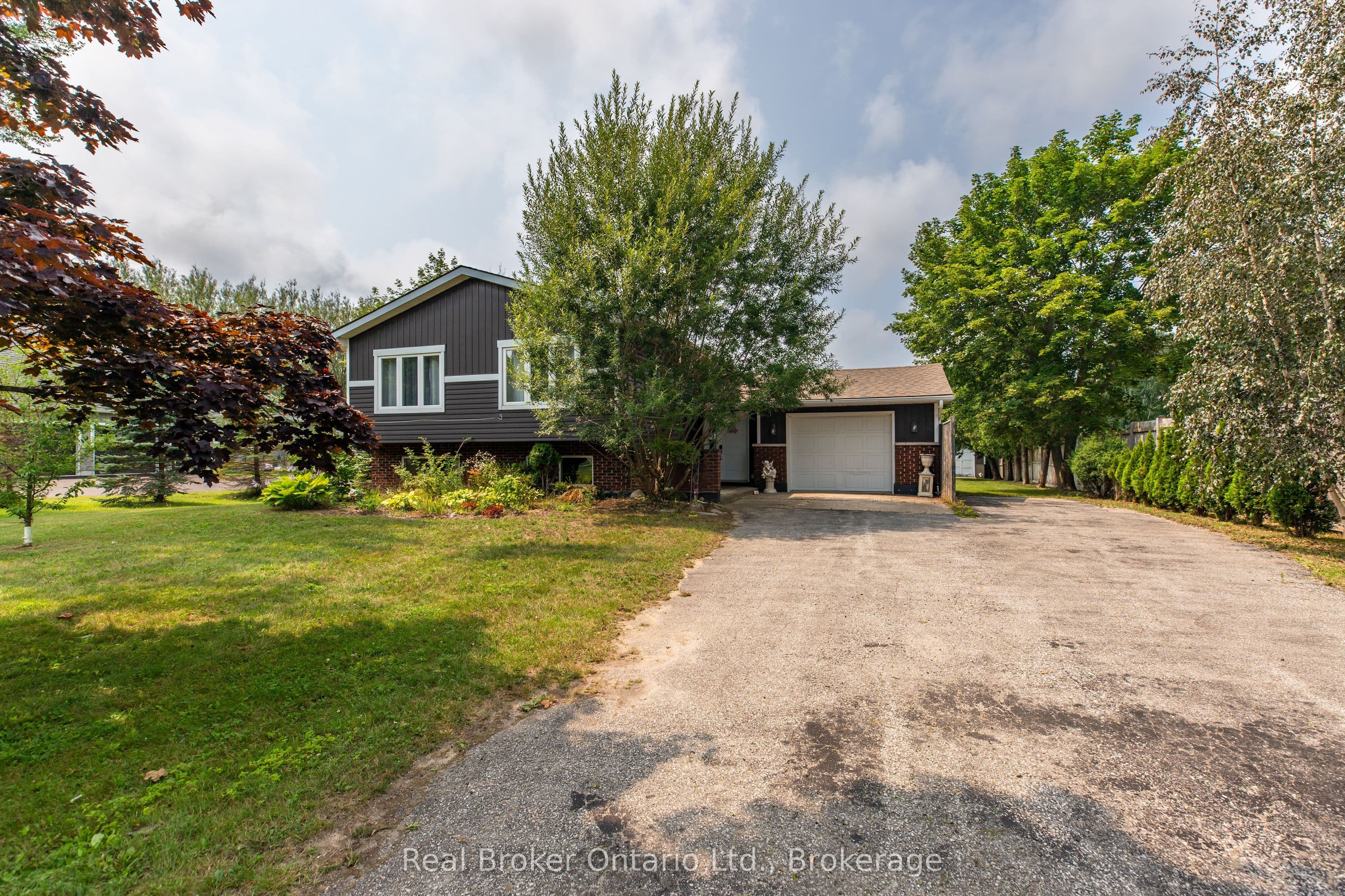 115 Carlisle Street, Saugeen Shores, ON N0H 2L0