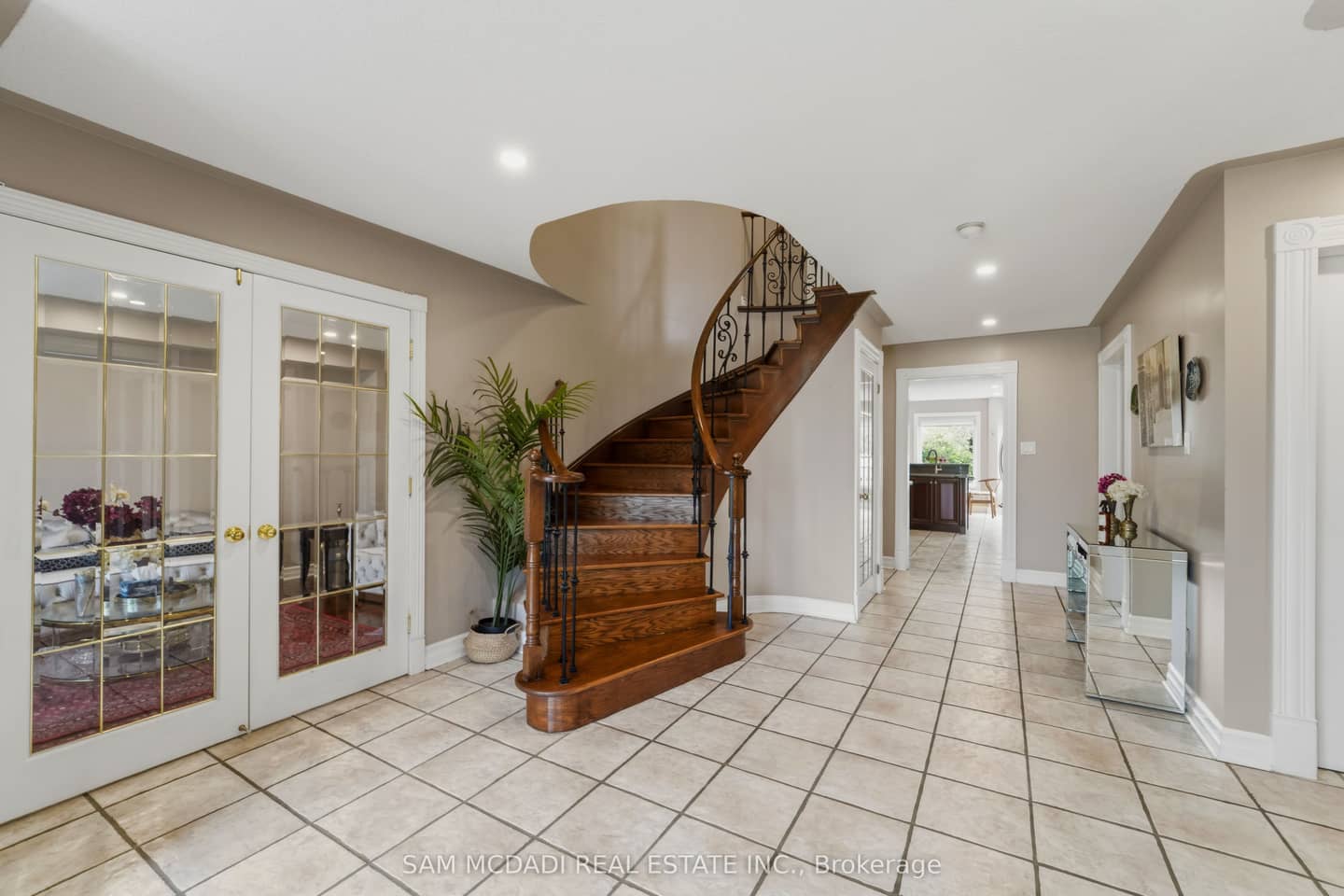 3605 Trelawny Circle, Mississauga, ON L5N 6N8