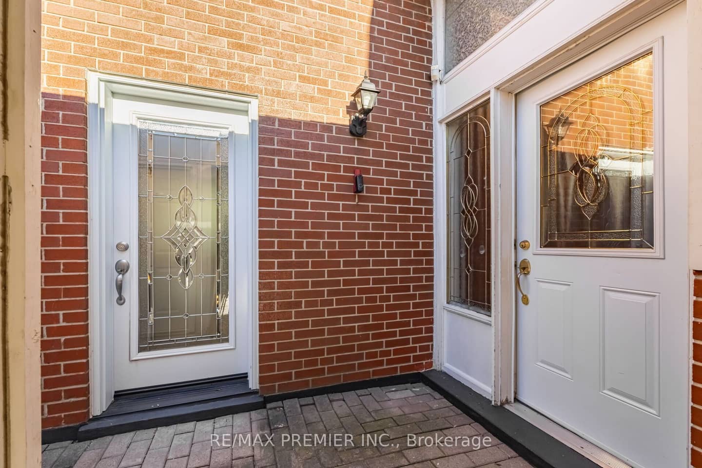 9 Adeline Court, Toronto, ON M9V 3M9