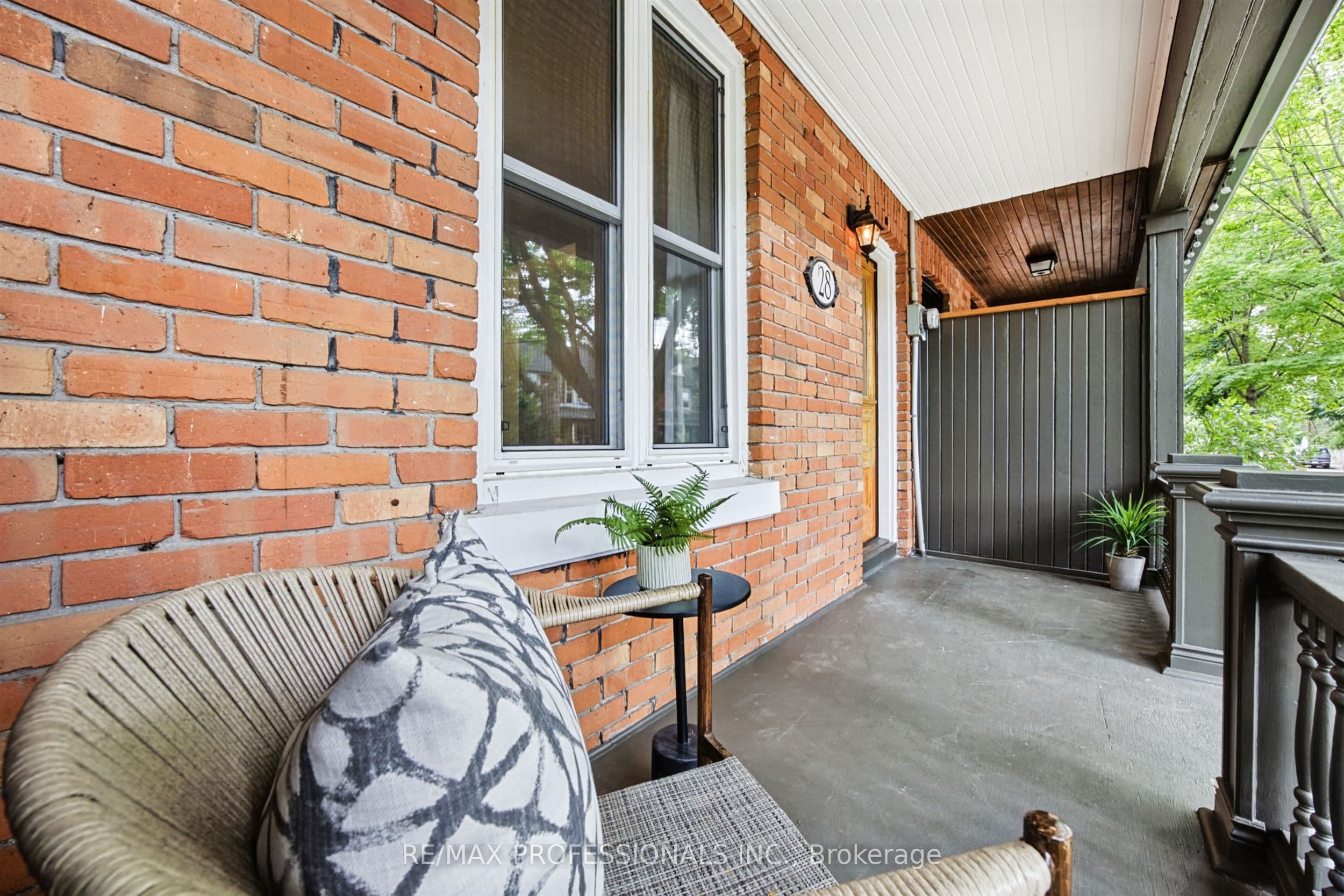 28 Wright Avenue, Toronto, ON M6R 1K8
