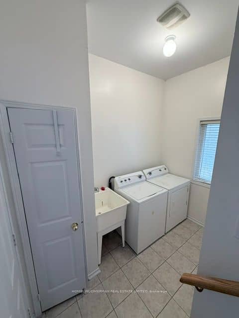 35 Linnell Street, Ajax, ON L1Z 0K8